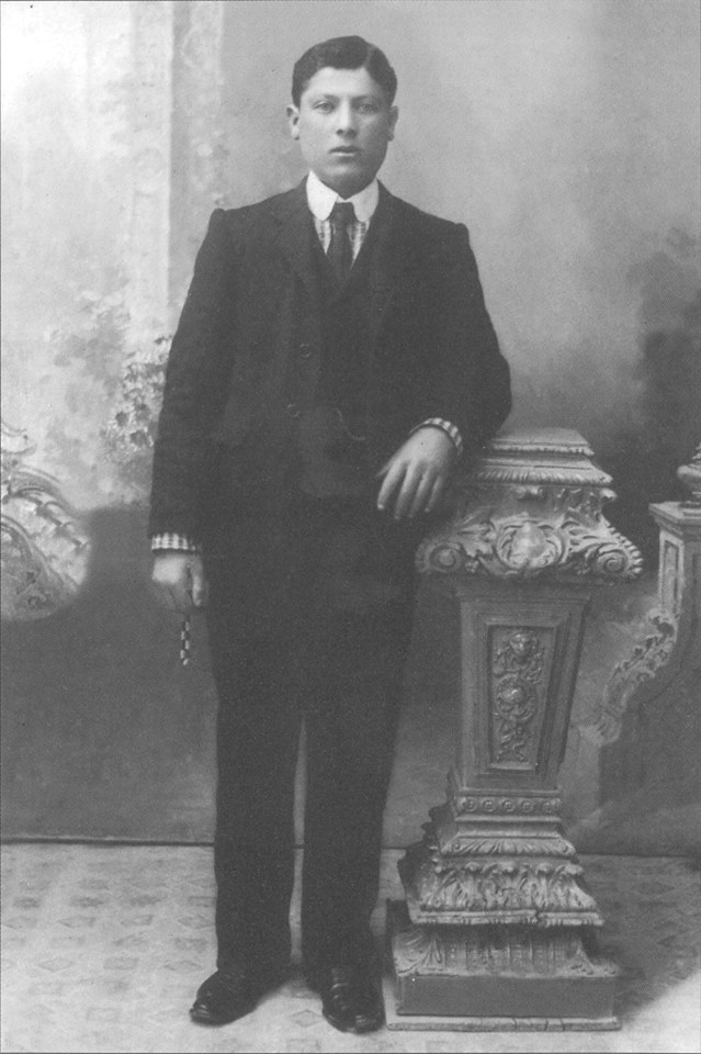 Sfântul Nichifor în tinerețe, deja bolnav de lepră, pe când se afla în Alexandria, Egipt. Sfântul Nichifor Leprosul