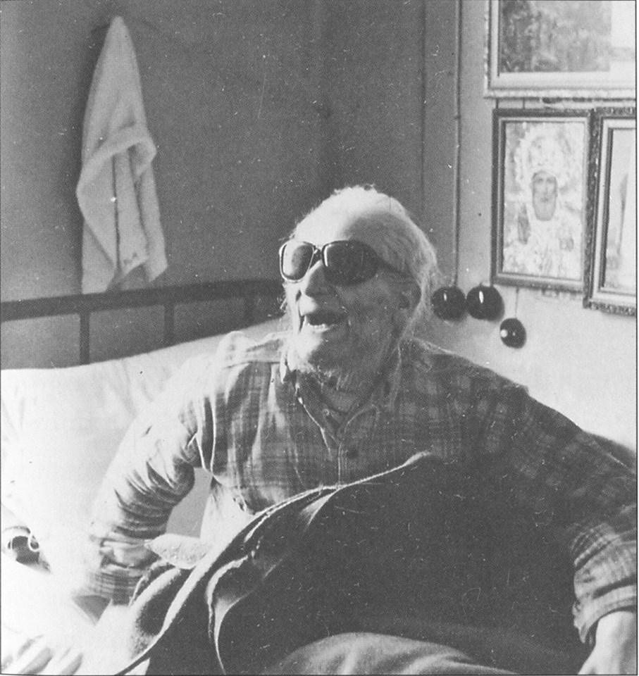 Sfântul Nichifor în ultimii ani ai vieții, în chilia sa de la Spitalul de Boli Infecțioase Sfânta Varvara din Atena Sfântul Nichifor Leprosul
