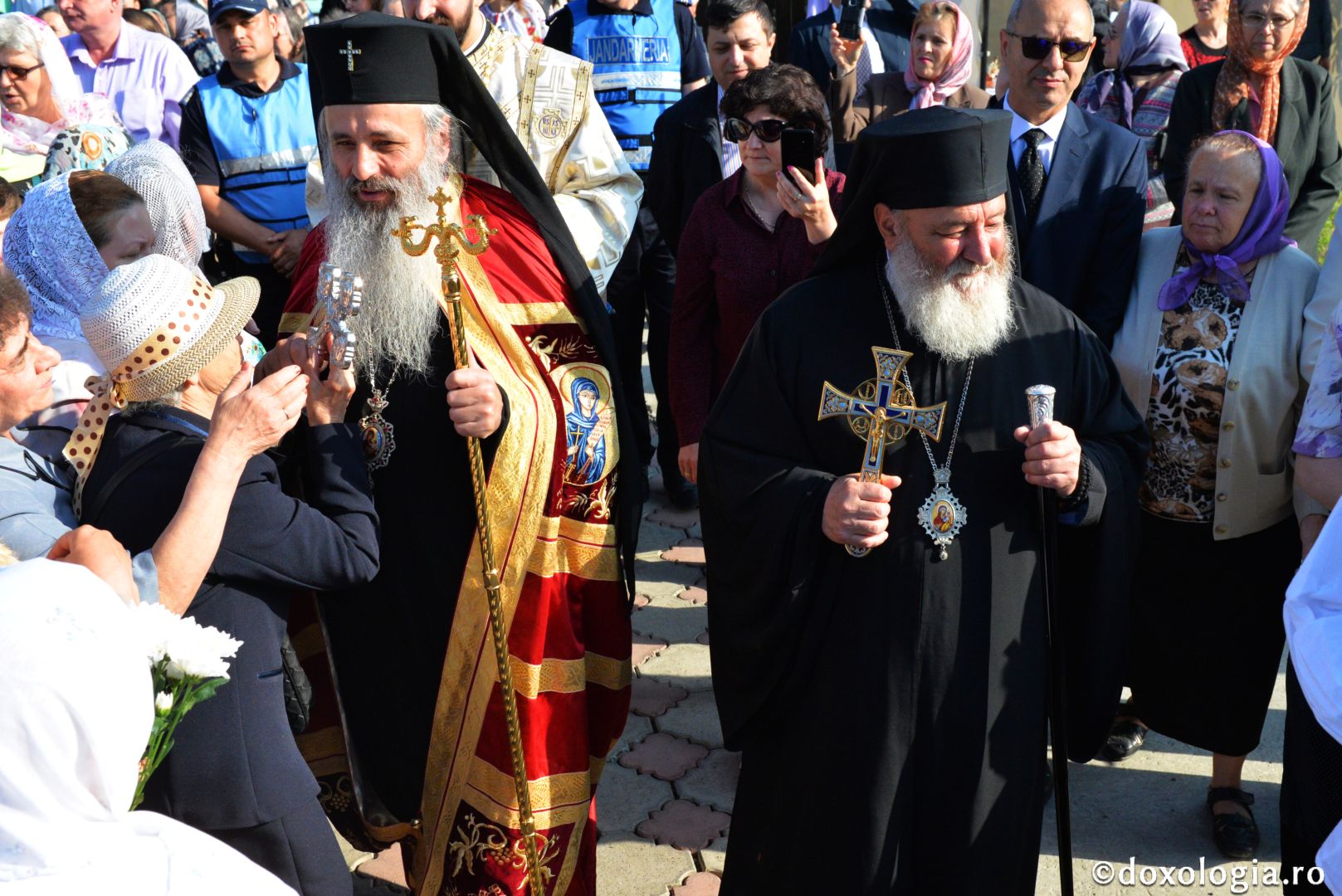 Biserica „Sfântul Arhidiacon Ștefan” din Tătărași a fost sfințită de doi arhierei