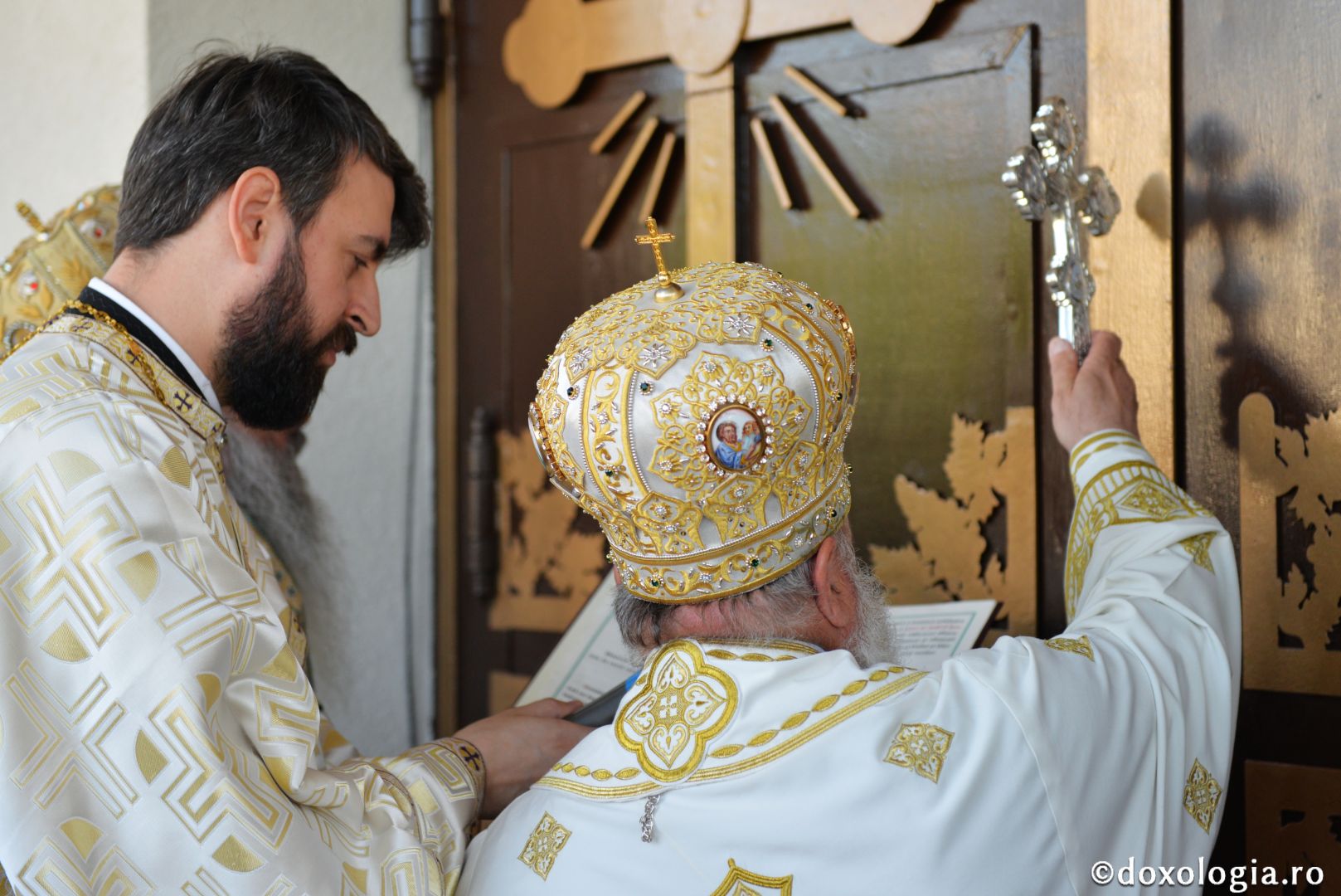 Biserica „Sfântul Arhidiacon Ștefan” din Tătărași a fost sfințită de doi arhierei