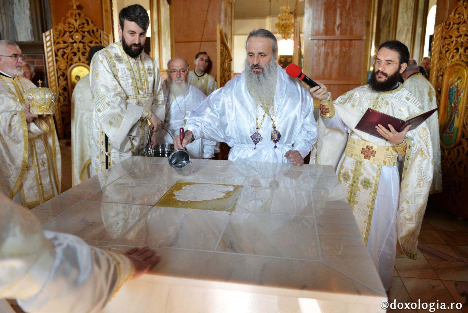 Biserica „Sfântul Arhidiacon Ștefan” din Tătărași a fost sfințită de doi arhierei