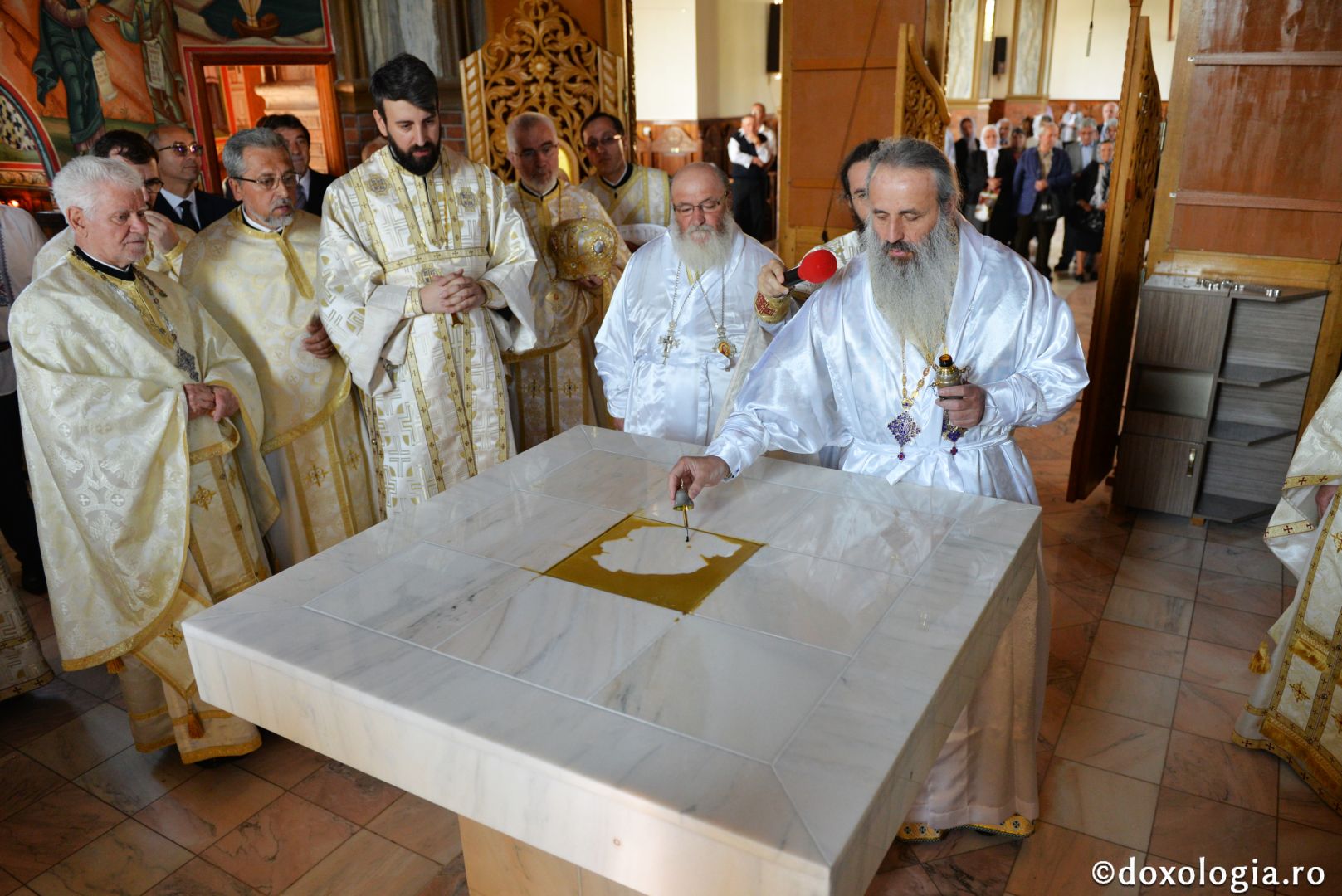 Biserica „Sfântul Arhidiacon Ștefan” din Tătărași a fost sfințită de doi arhierei