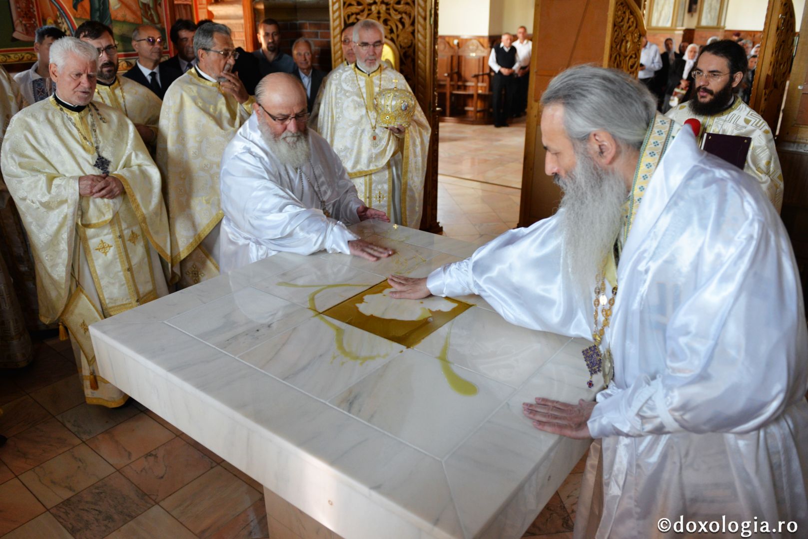 Biserica „Sfântul Arhidiacon Ștefan” din Tătărași a fost sfințită de doi arhierei