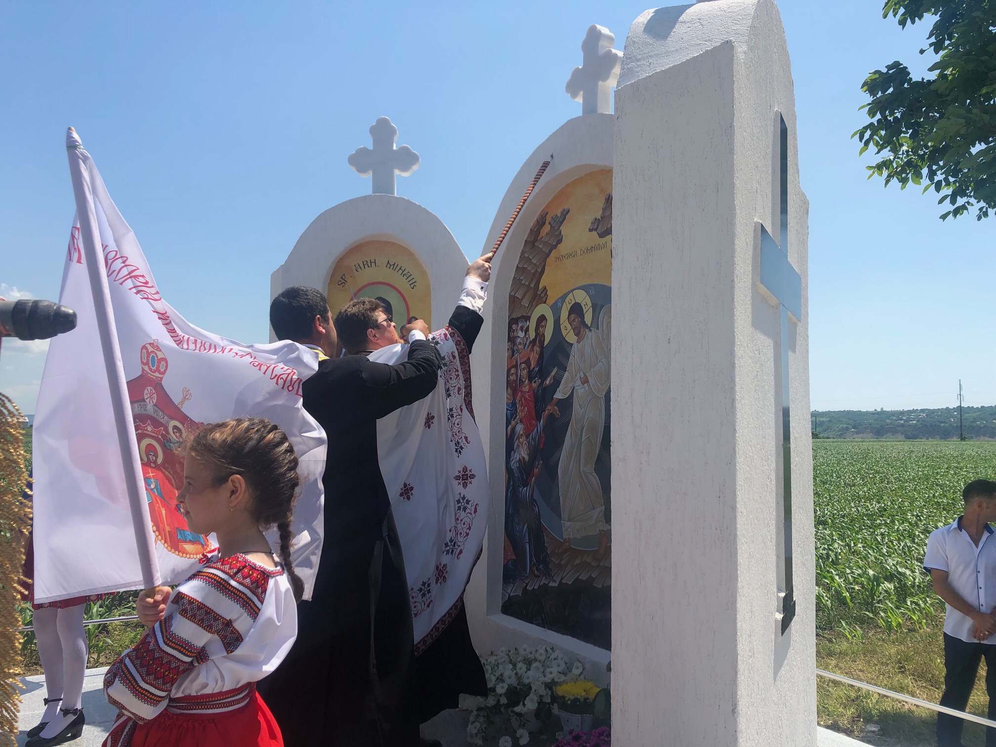 Sfințire de troiță în Parohia Slobozia-Urechești Sfințire de troiță în Parohia Slobozia-Urechești