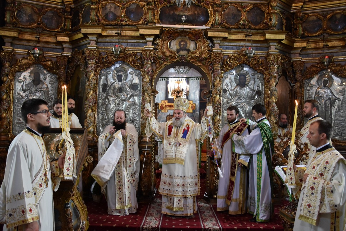 Slujbe arhiereşti în două eparhii ale Moldovei