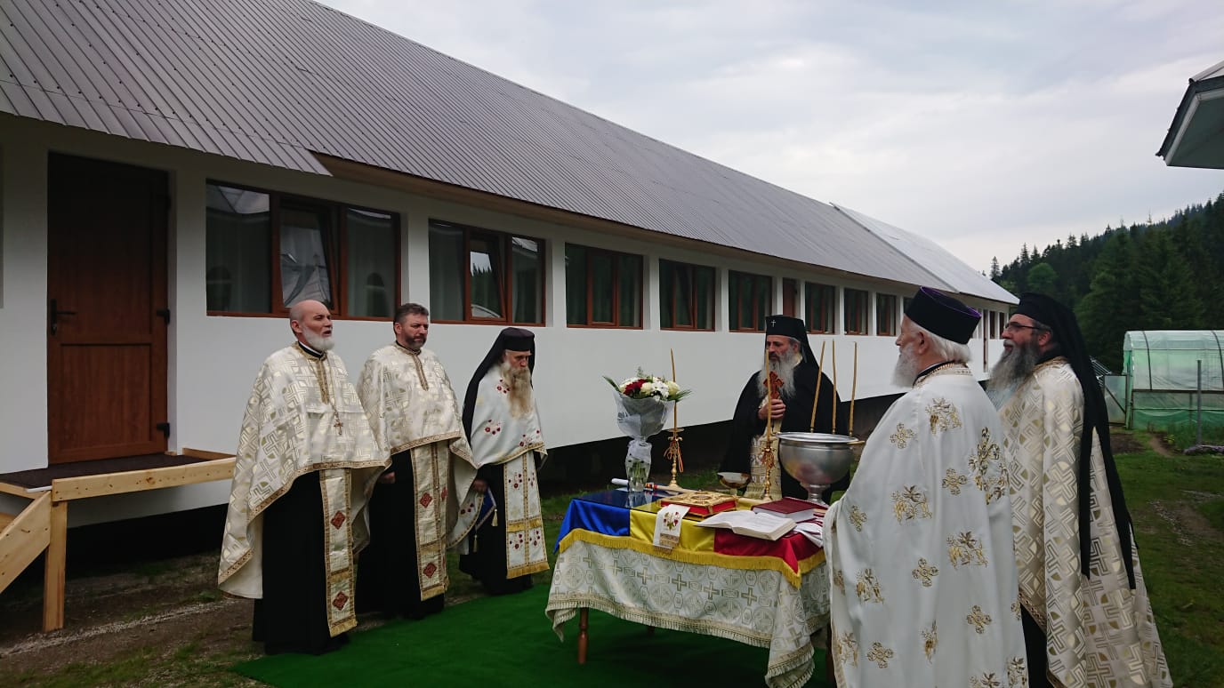 Bucurie duhovnicească și emoții la Mănăstirea Tărcuța