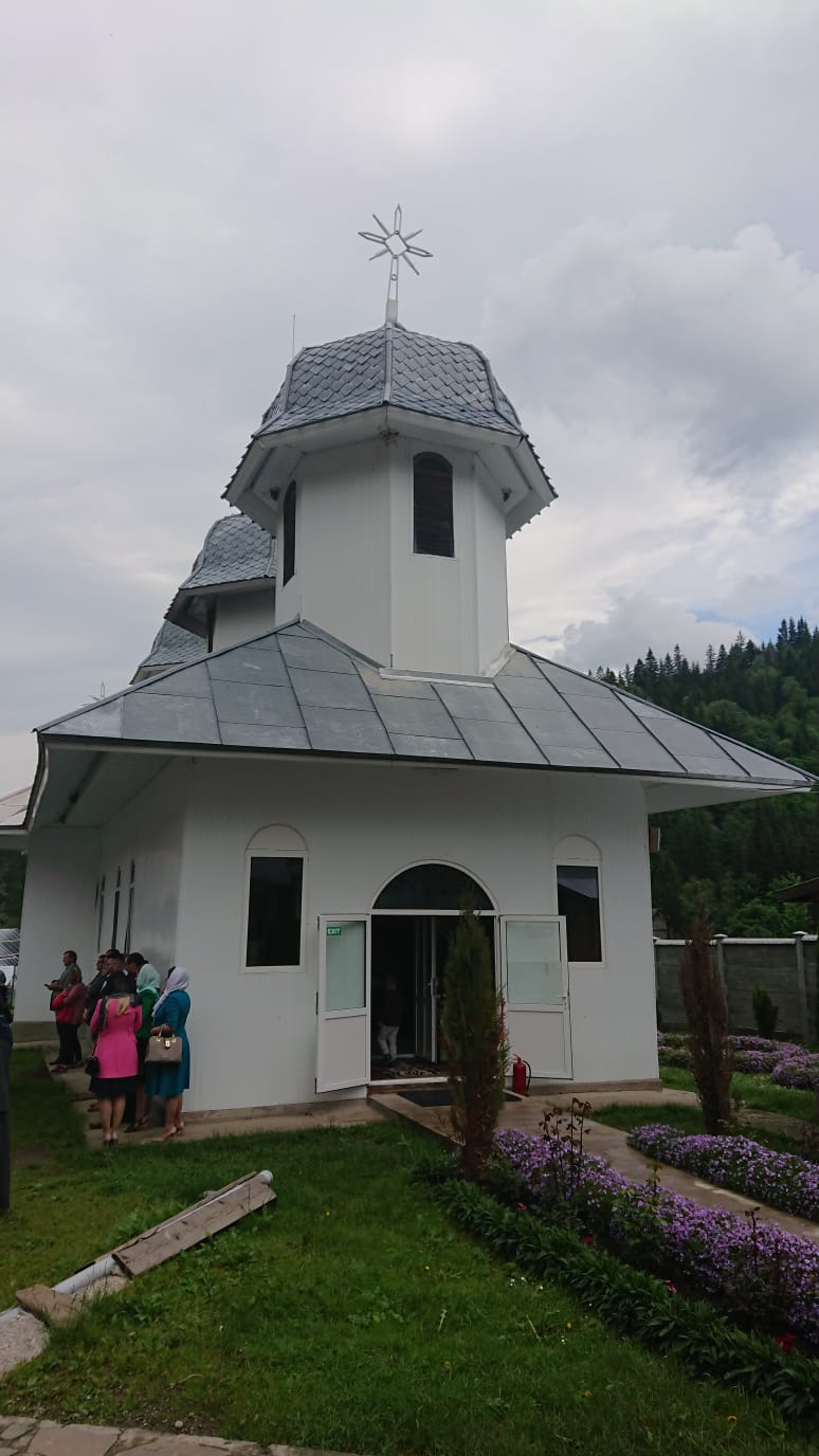 Bucurie duhovnicească și emoții la Mănăstirea Tărcuța