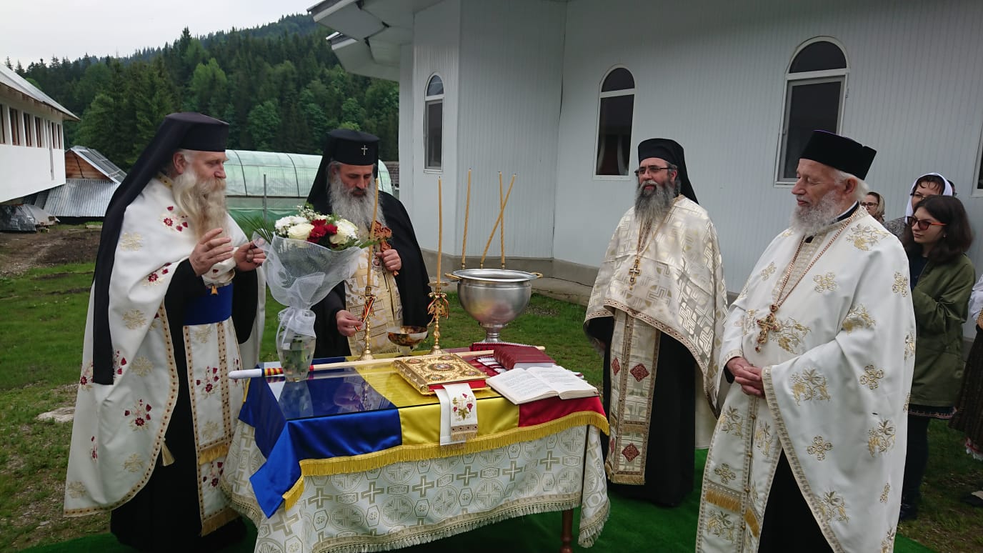 Bucurie duhovnicească și emoții la Mănăstirea Tărcuța