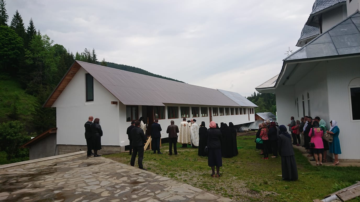 Bucurie duhovnicească și emoții la Mănăstirea Tărcuța