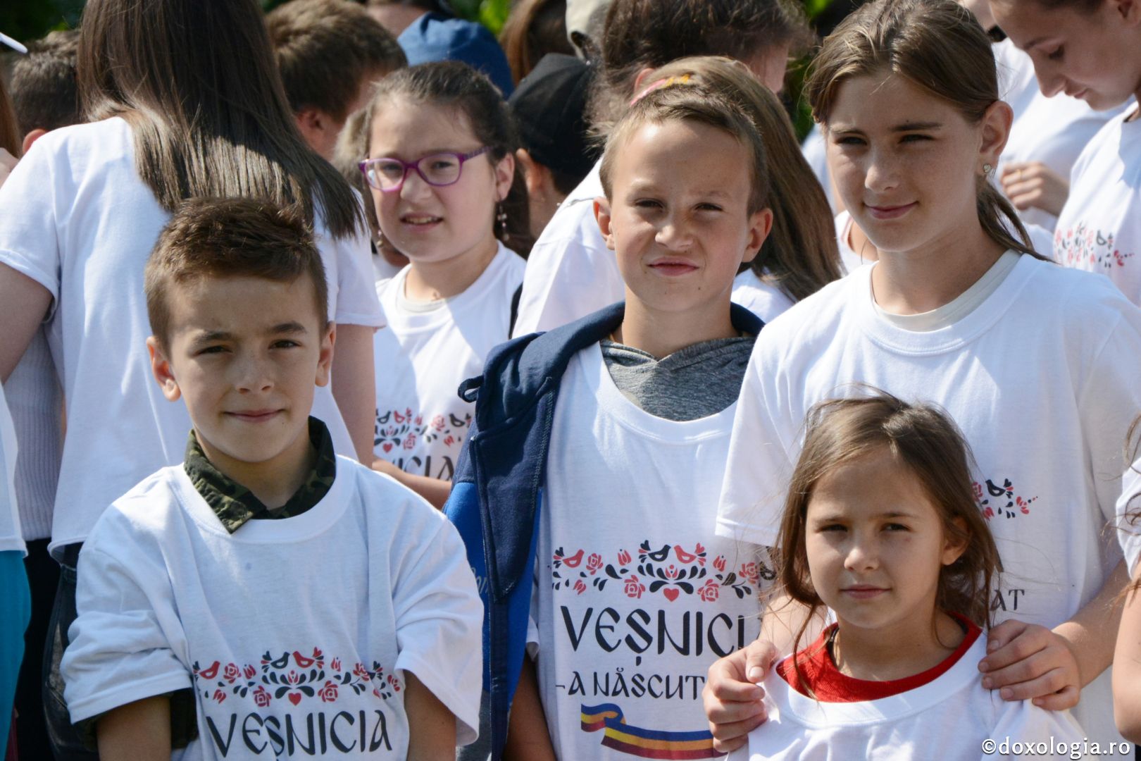 foto: Flavius Popa Ziua Copilului sărbătorită în Episcopia Hușilor – PS Ignatie: „Fiecare dintre voi sunteți o poveste luminoasă”