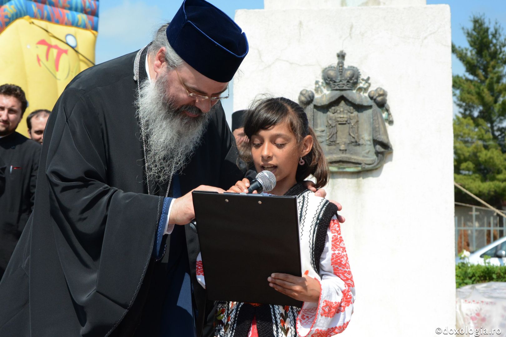 foto: Flavius Popa Ziua Copilului sărbătorită în Episcopia Hușilor – PS Ignatie: „Fiecare dintre voi sunteți o poveste luminoasă”