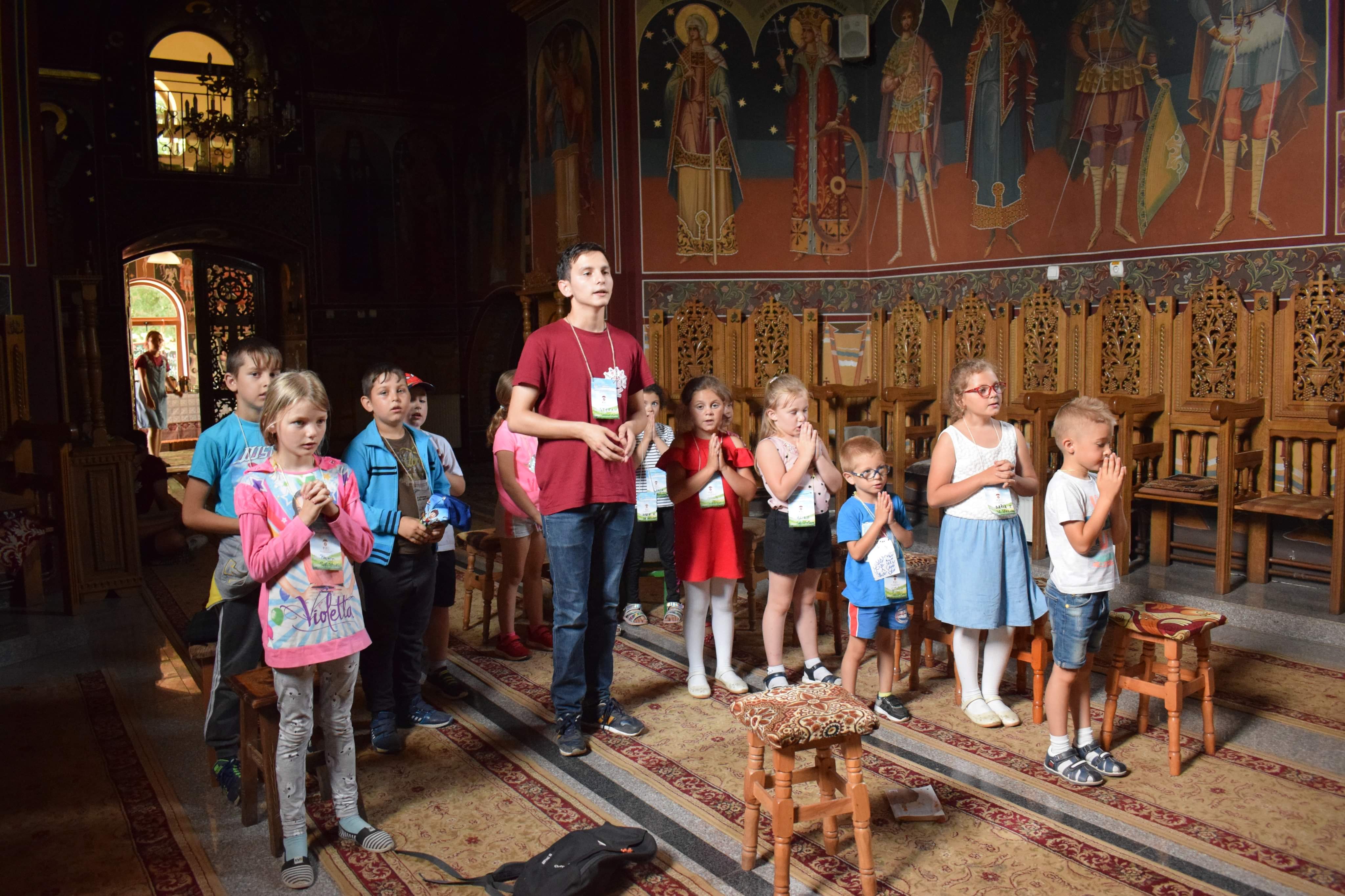 Rugăciune și bucurie pentru copiii din Hândrești