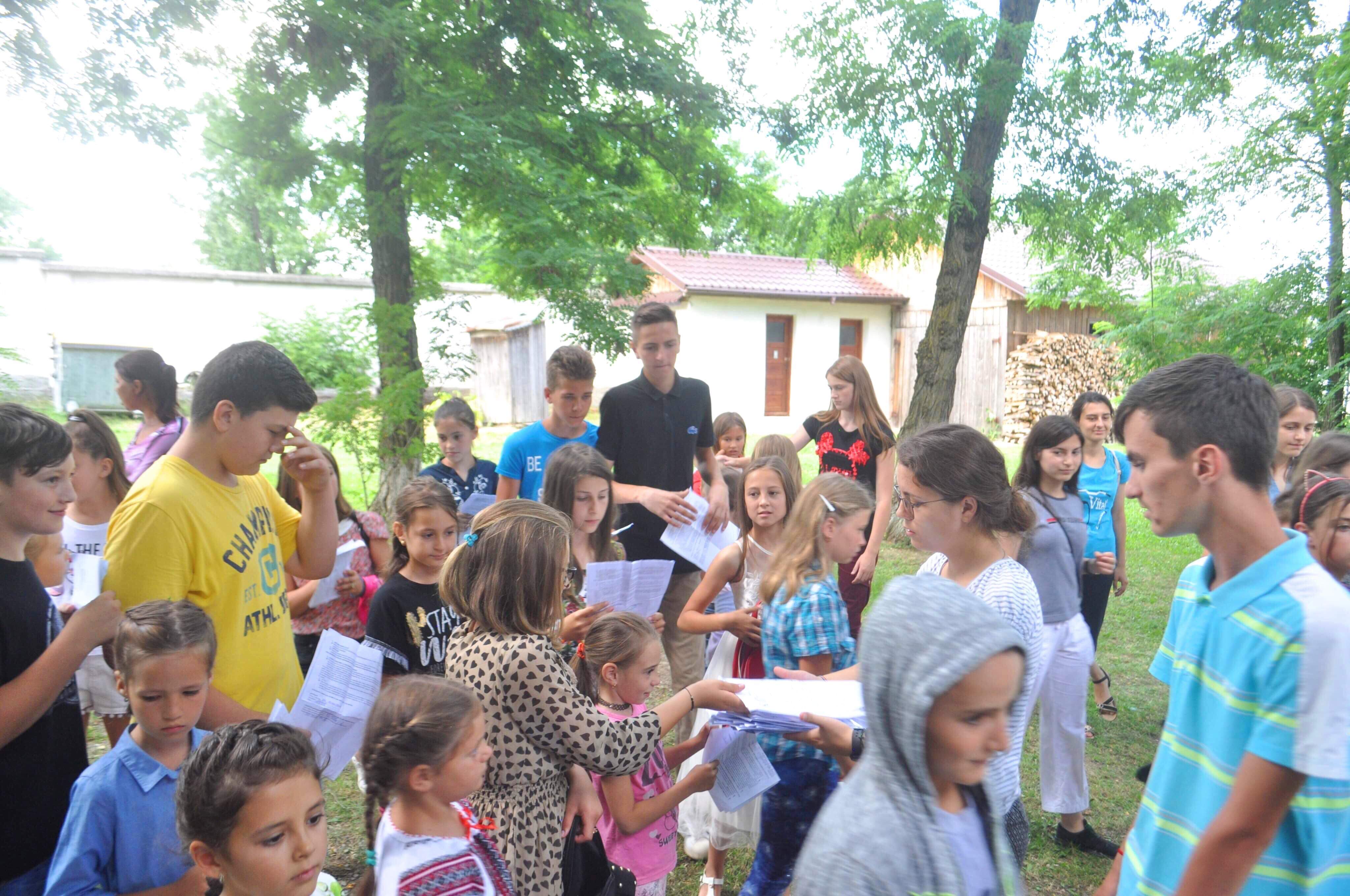 Rugăciune și bucurie pentru copiii din Hândrești