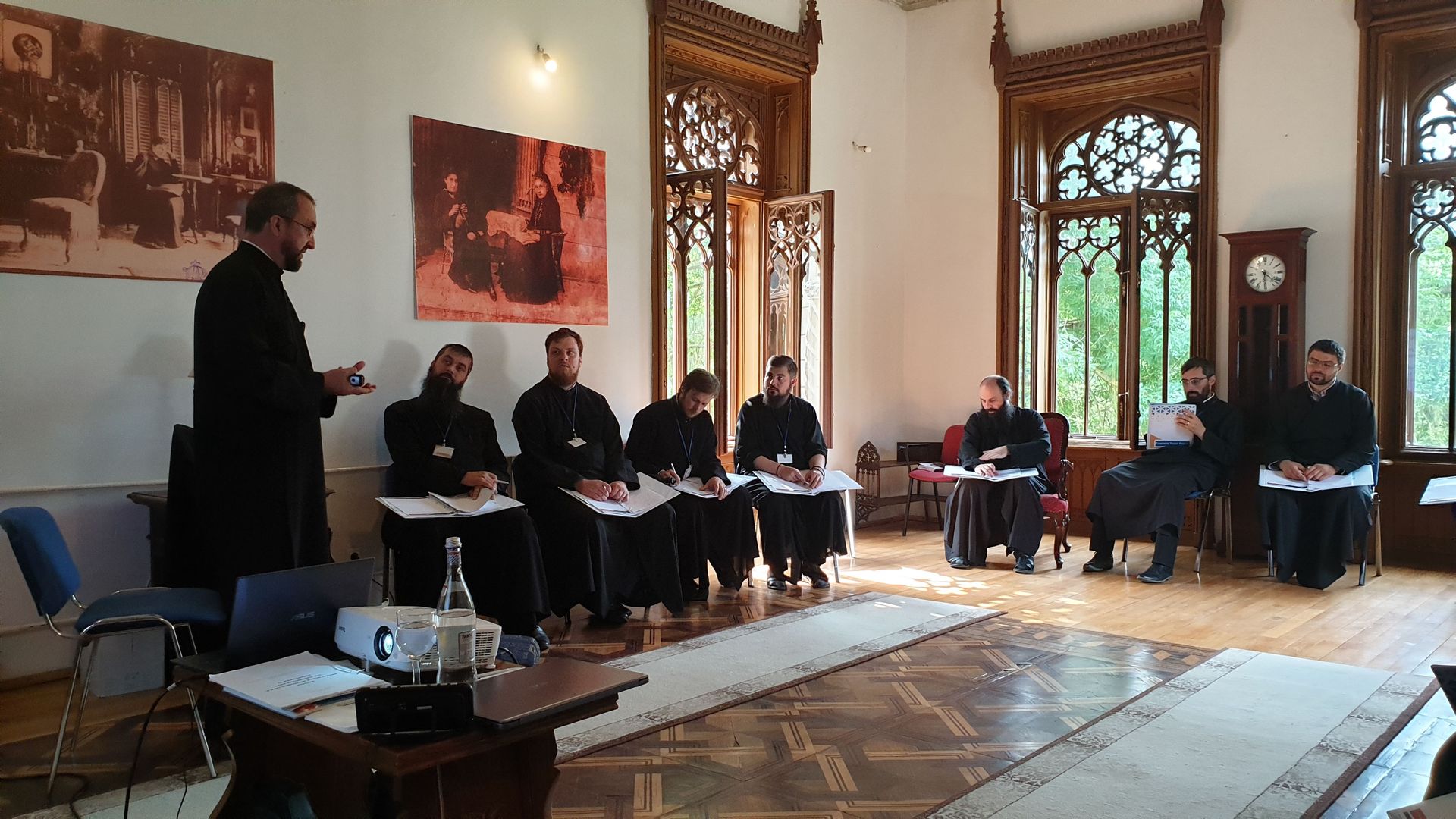 Atelierul de formare a tinerilor preoți a ajuns la final Atelierul de formare a tinerilor preoți a ajuns la final