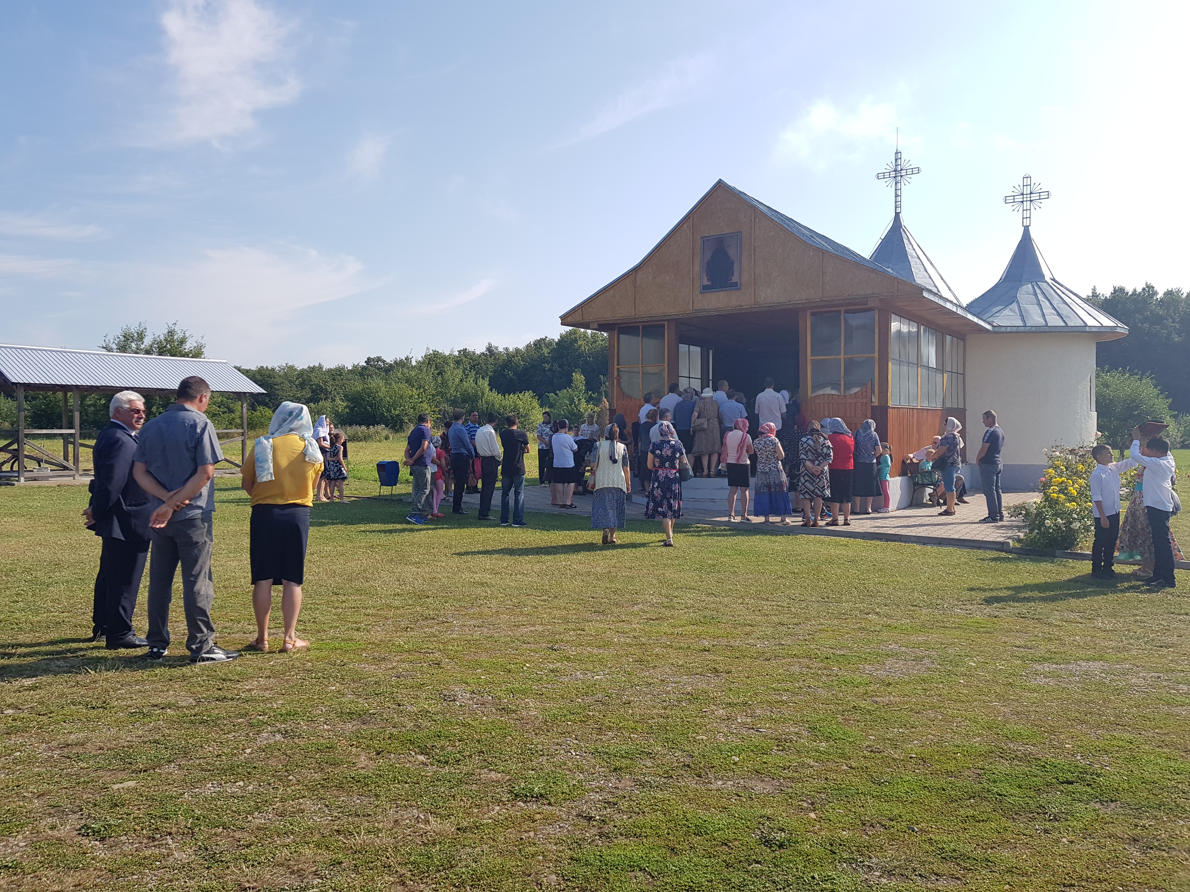 Sub ocrotirea Sfântului Pantelimon: Schitul Valea Seacă și-a sărbătorit hramul