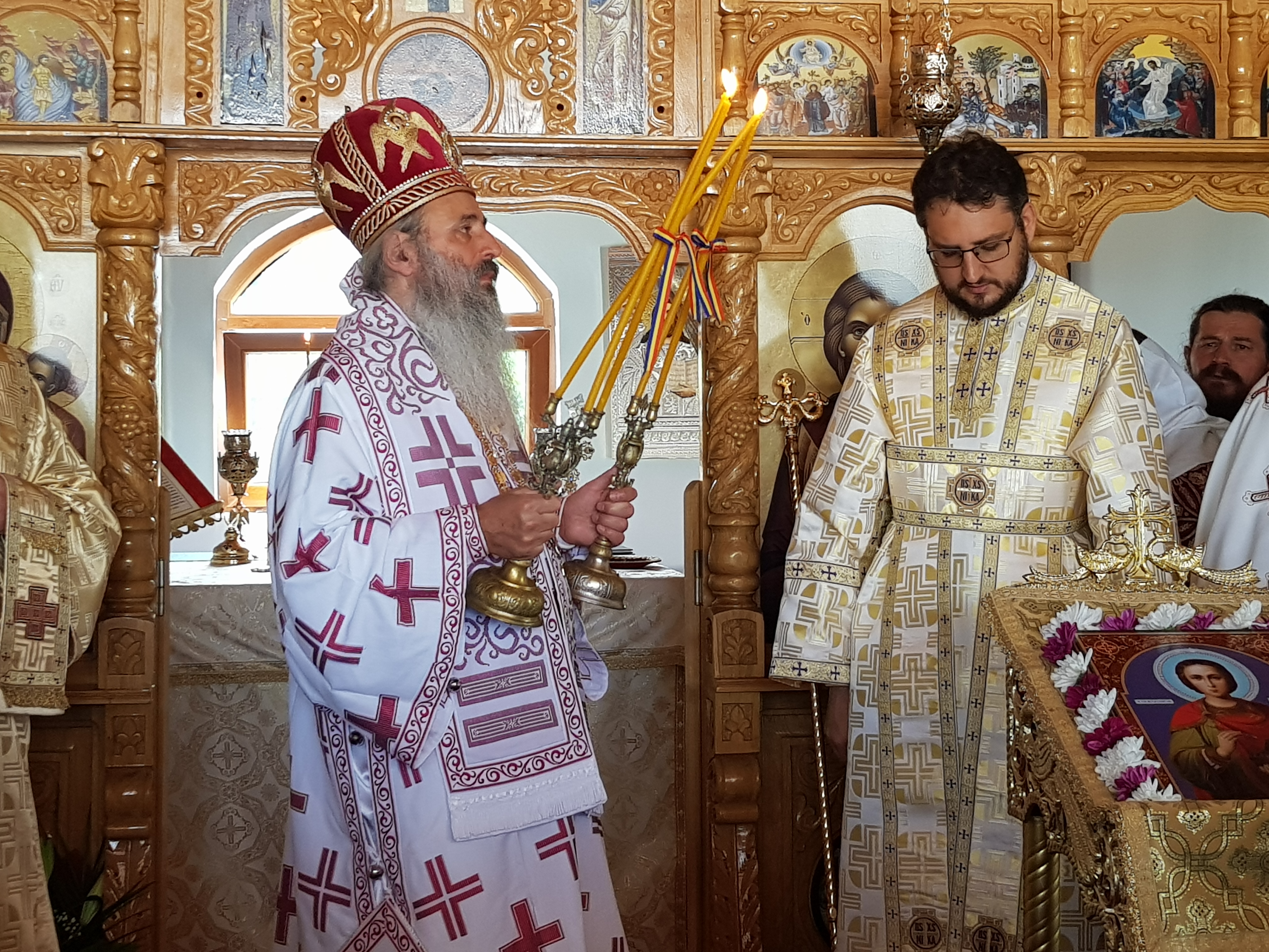 Sub ocrotirea Sfântului Pantelimon: Schitul Valea Seacă și-a sărbătorit hramul