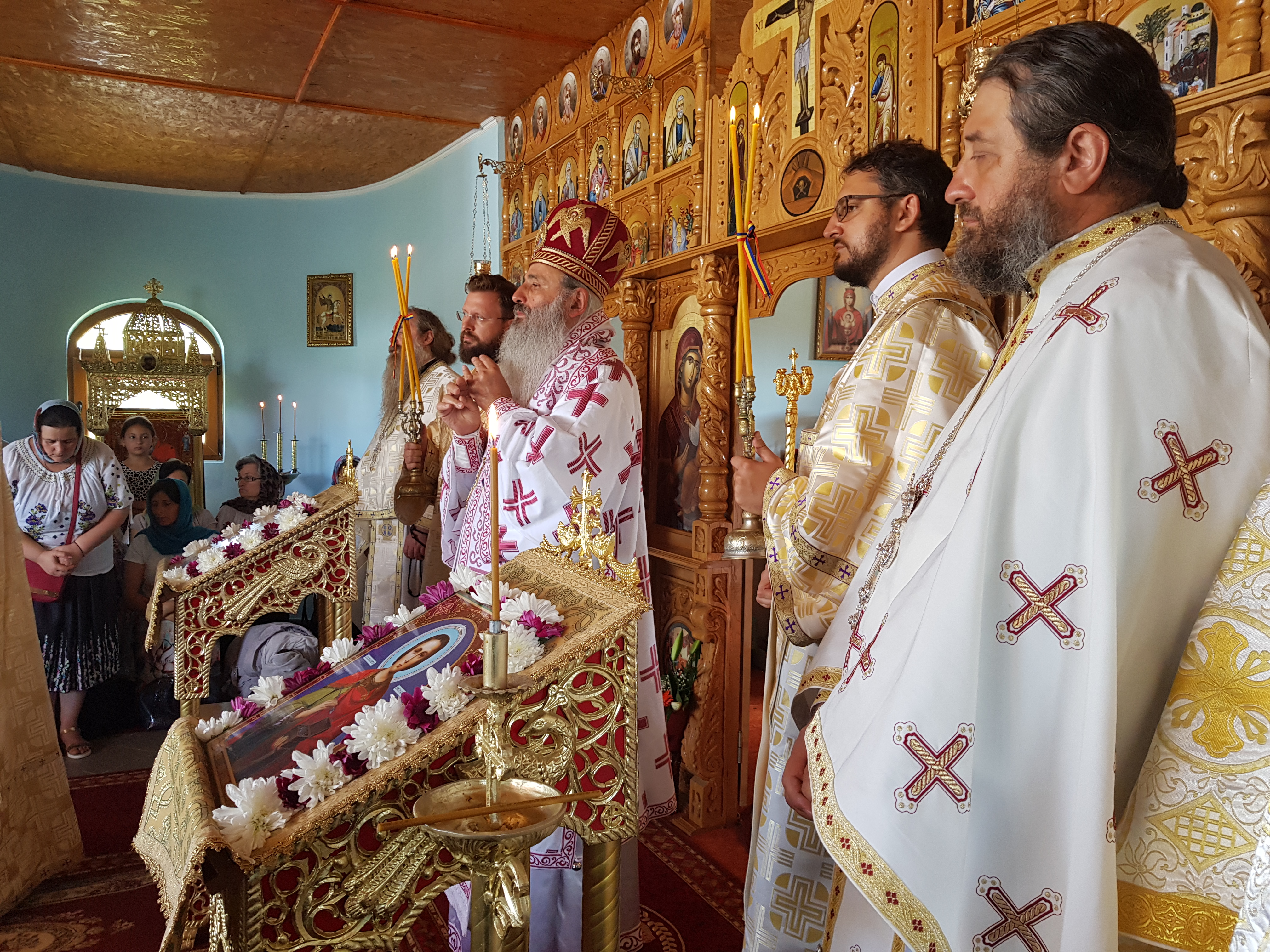 Sub ocrotirea Sfântului Pantelimon: Schitul Valea Seacă și-a sărbătorit hramul