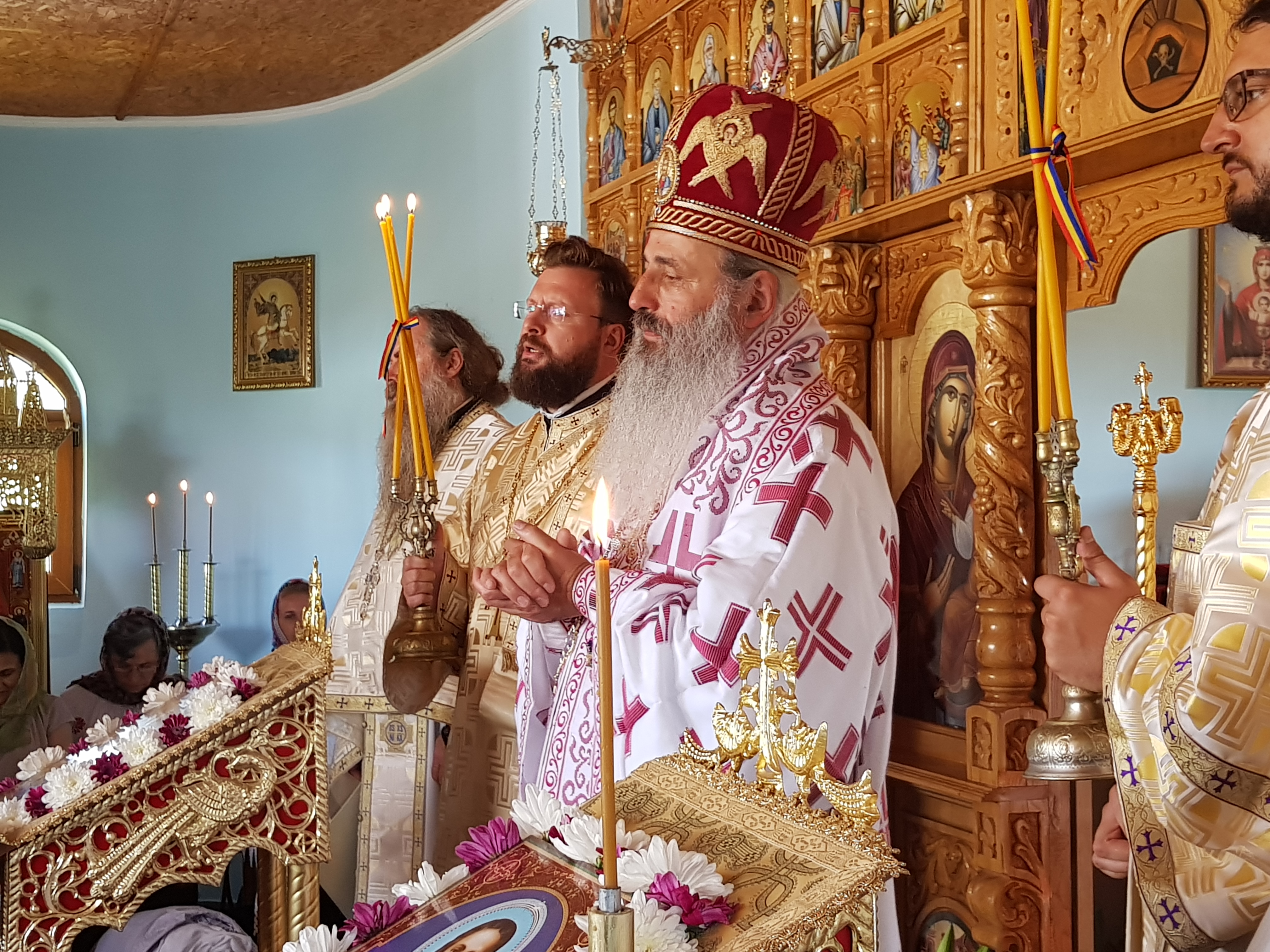 Sub ocrotirea Sfântului Pantelimon: Schitul Valea Seacă și-a sărbătorit hramul