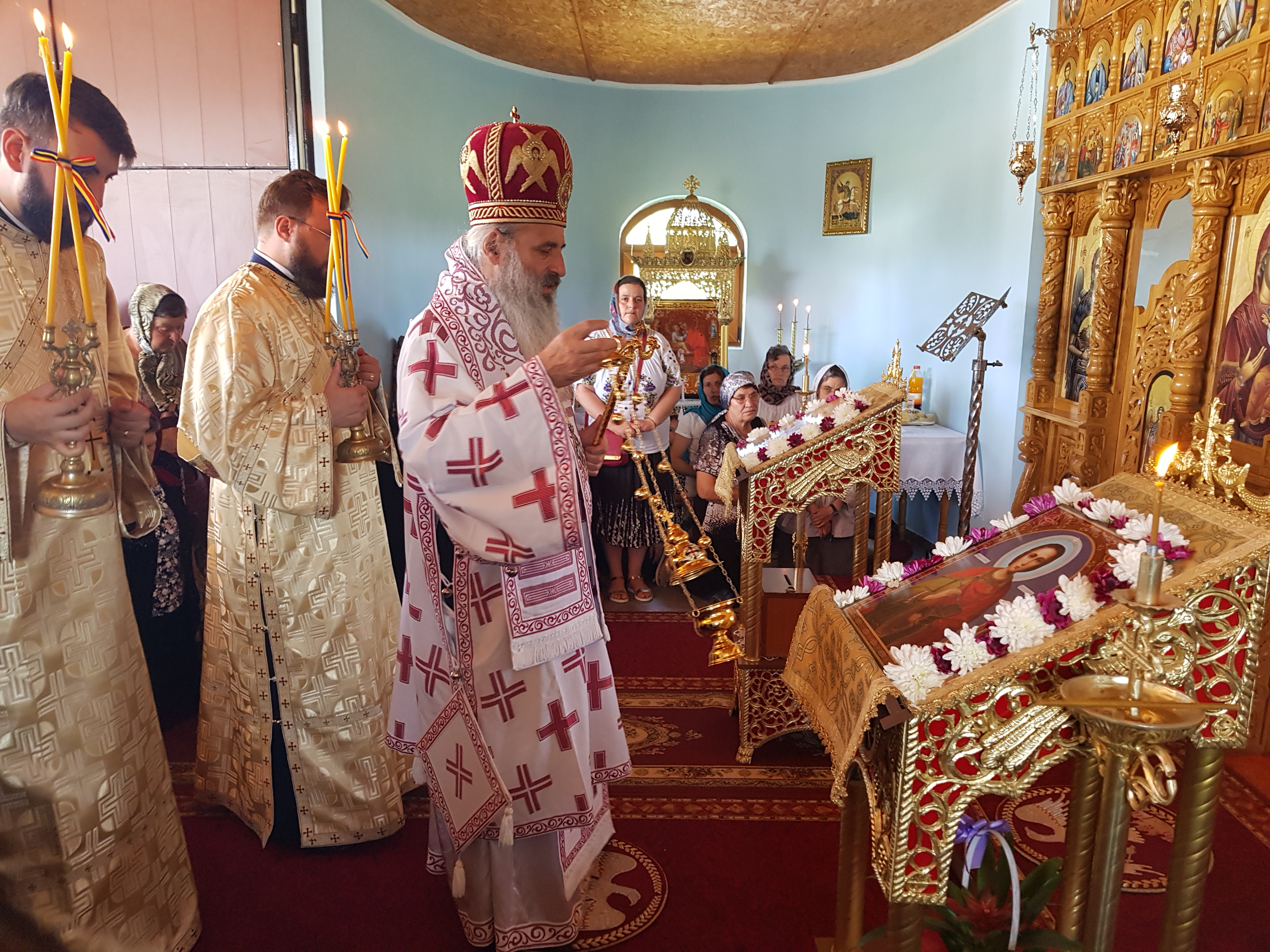 Sub ocrotirea Sfântului Pantelimon: Schitul Valea Seacă și-a sărbătorit hramul