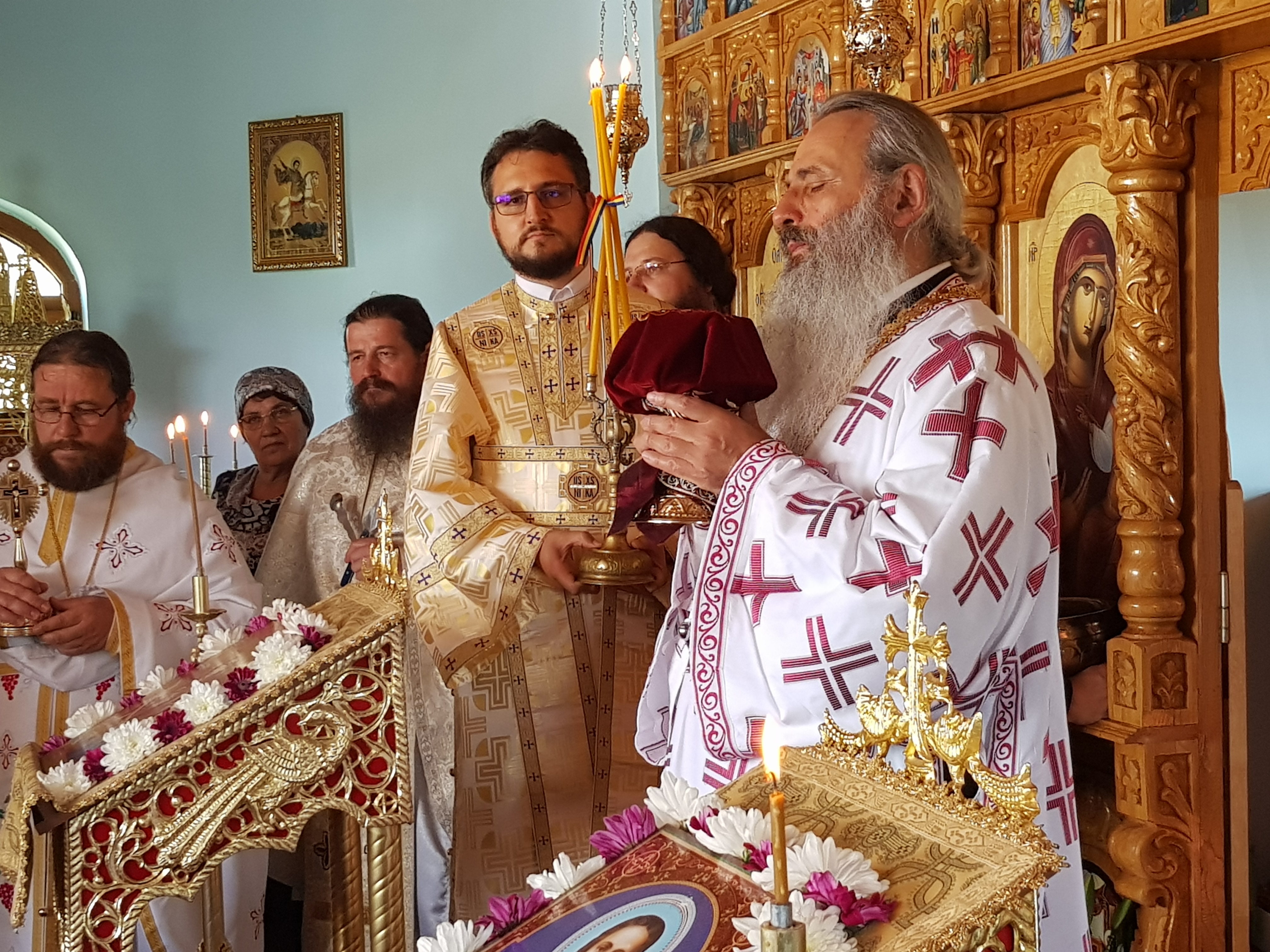 Sub ocrotirea Sfântului Pantelimon: Schitul Valea Seacă și-a sărbătorit hramul