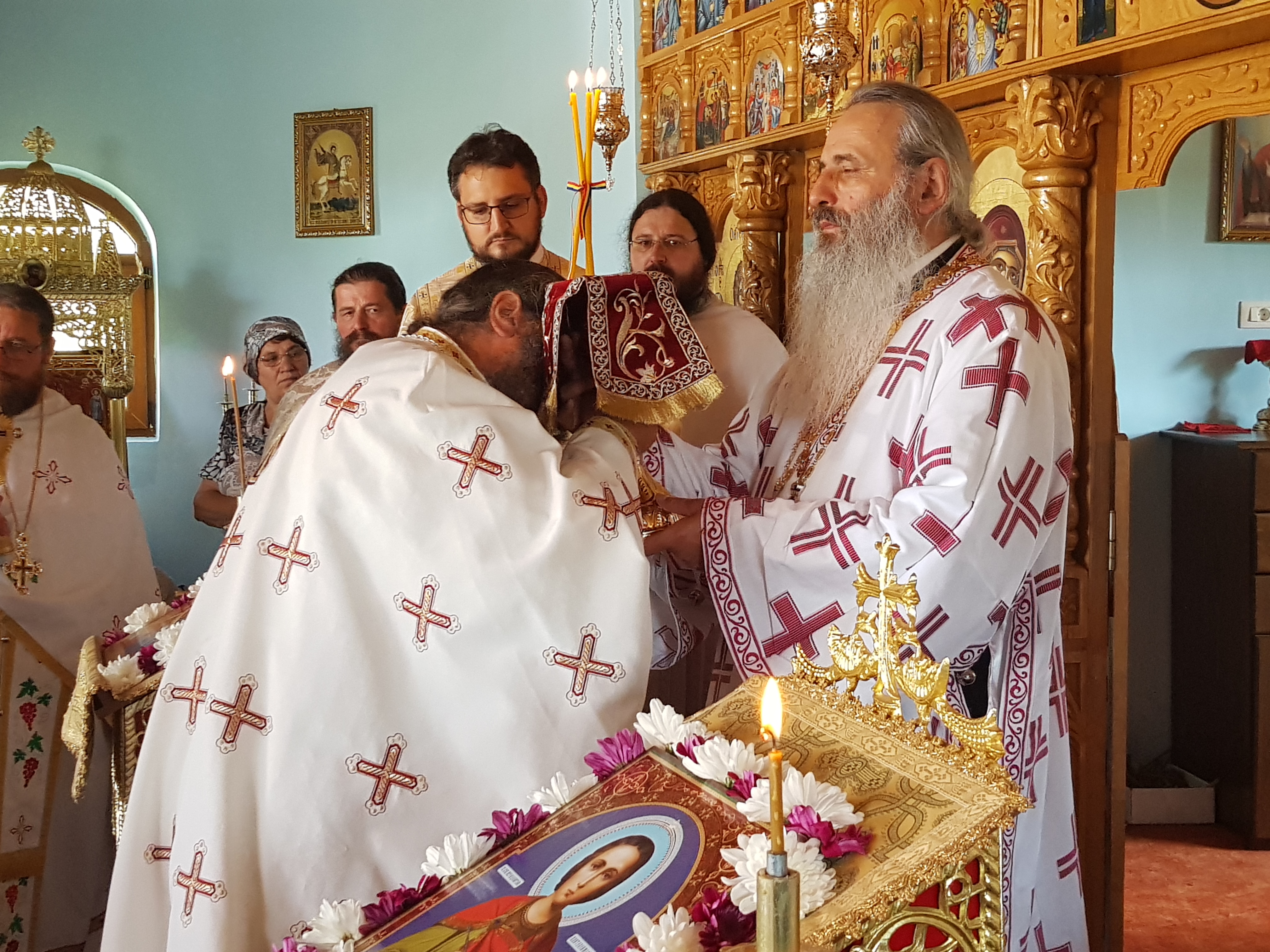 Sub ocrotirea Sfântului Pantelimon: Schitul Valea Seacă și-a sărbătorit hramul