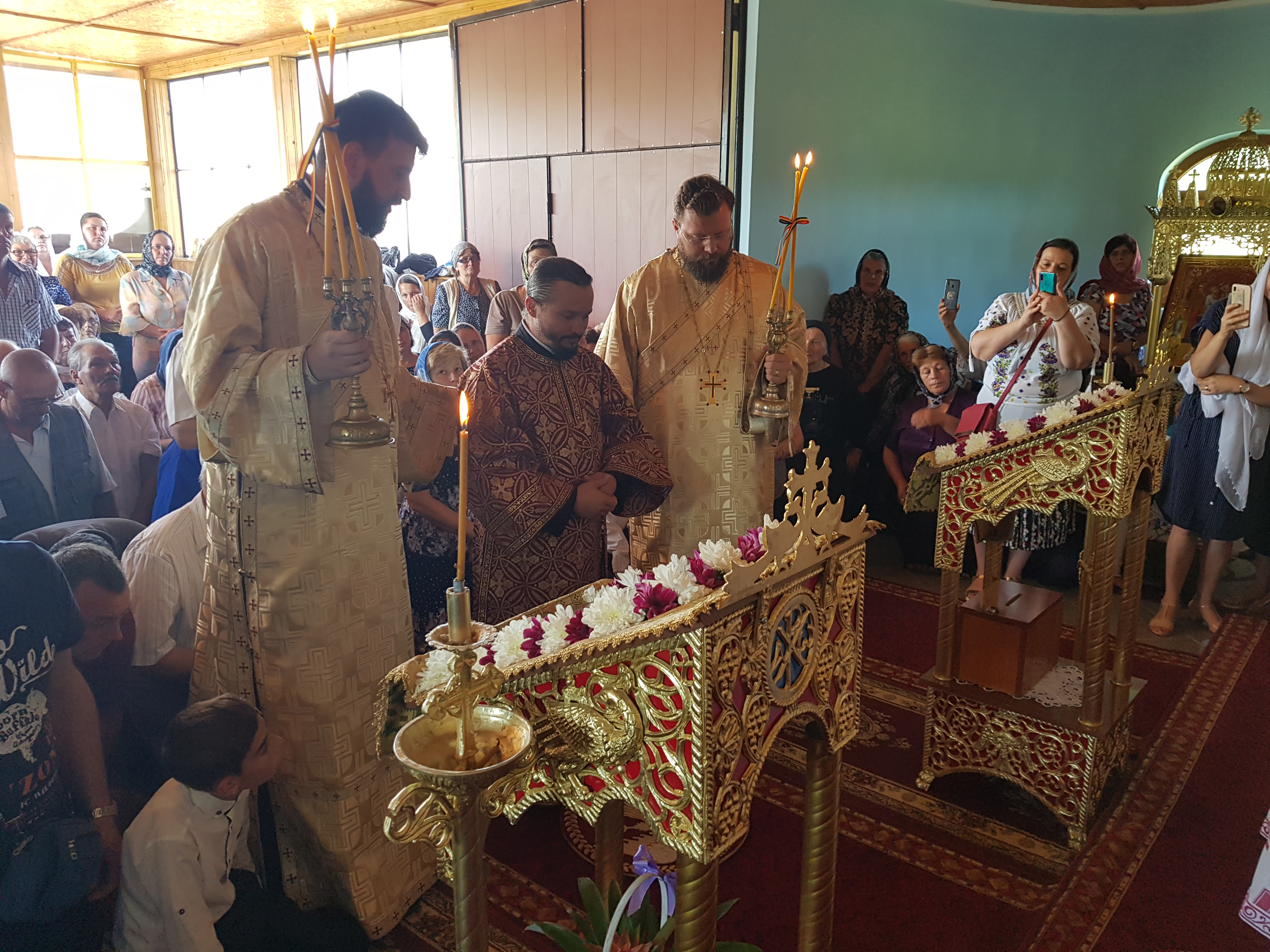 Sub ocrotirea Sfântului Pantelimon: Schitul Valea Seacă și-a sărbătorit hramul