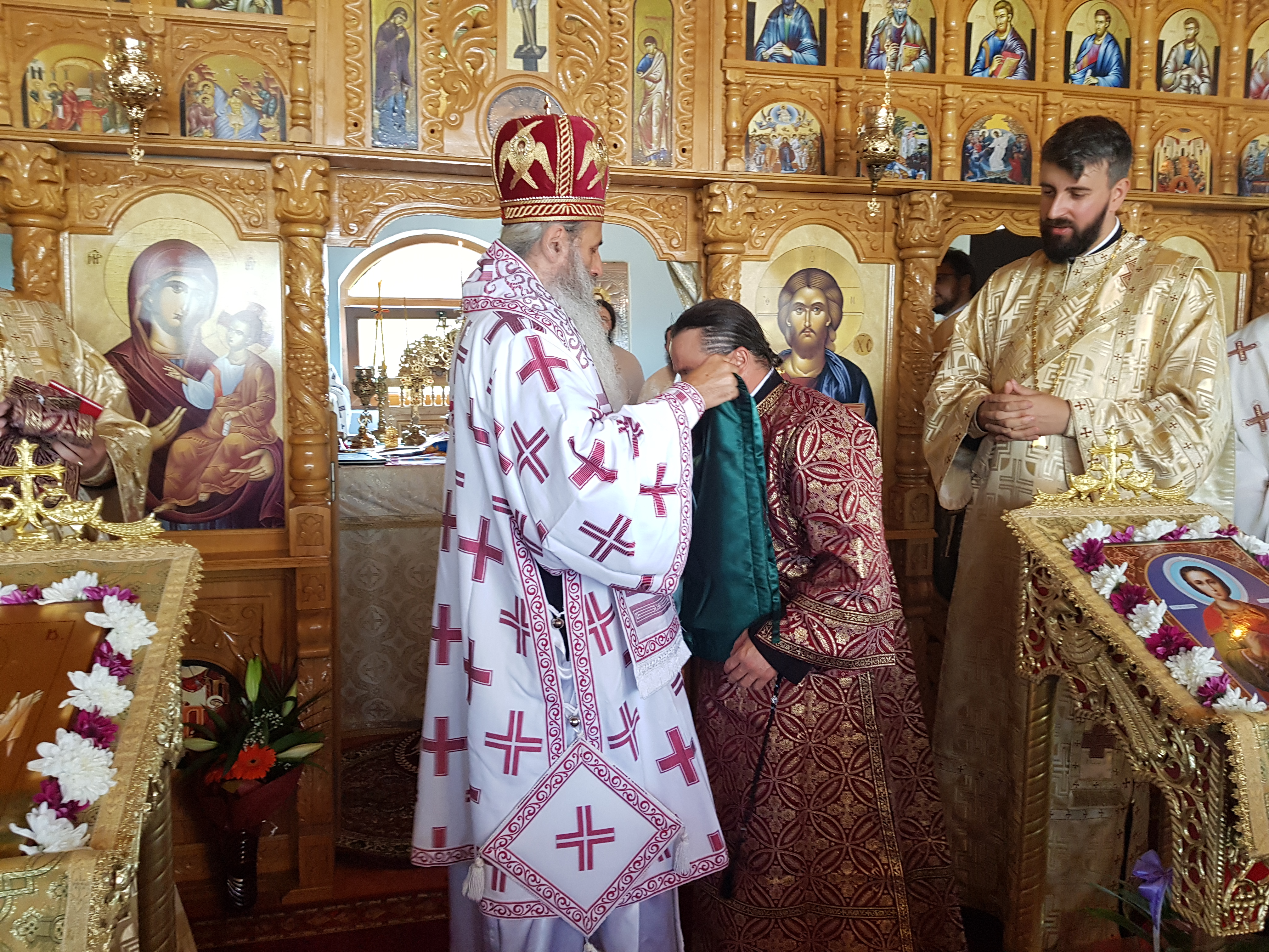 Sub ocrotirea Sfântului Pantelimon: Schitul Valea Seacă și-a sărbătorit hramul