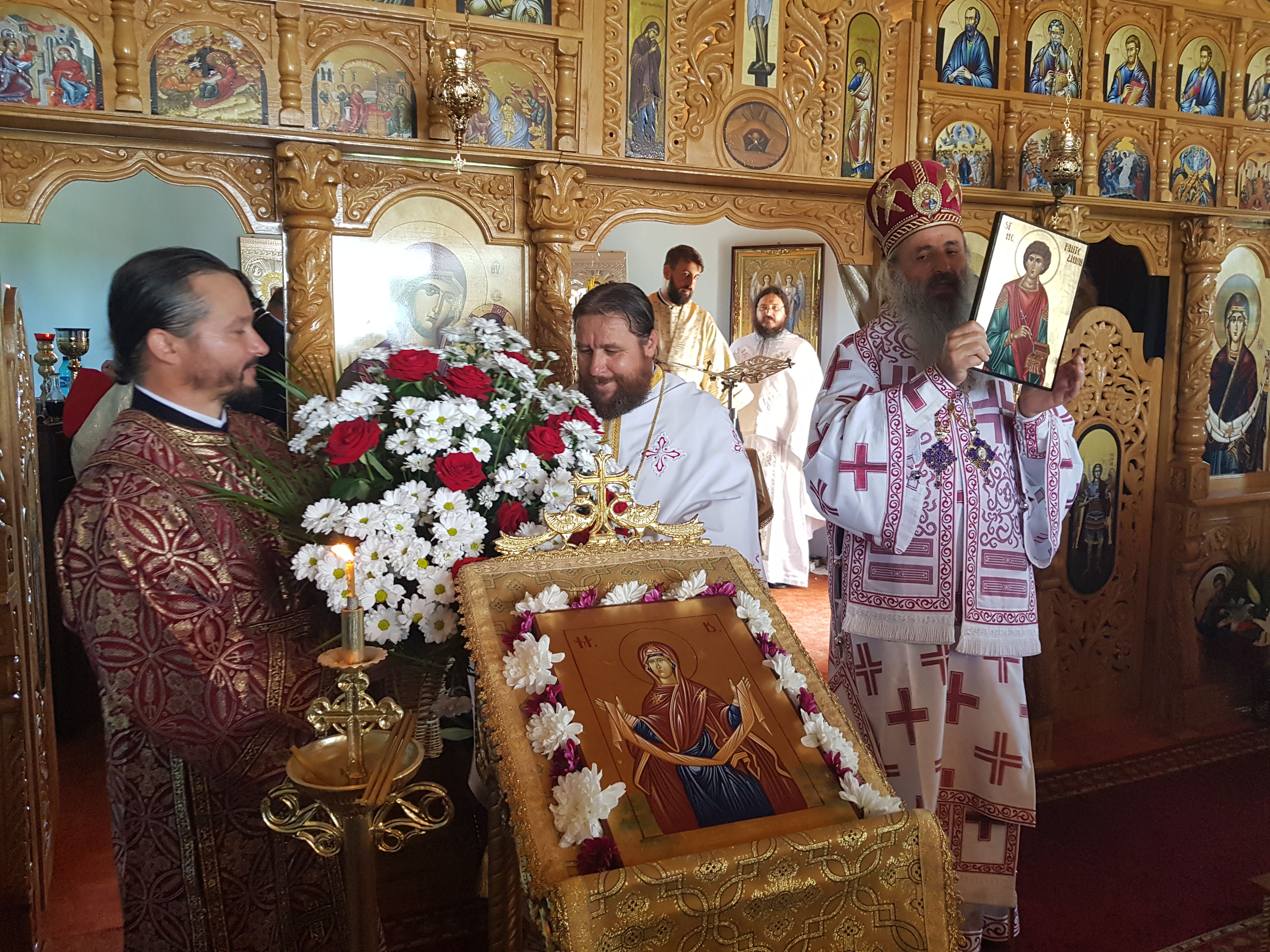 Sub ocrotirea Sfântului Pantelimon: Schitul Valea Seacă și-a sărbătorit hramul