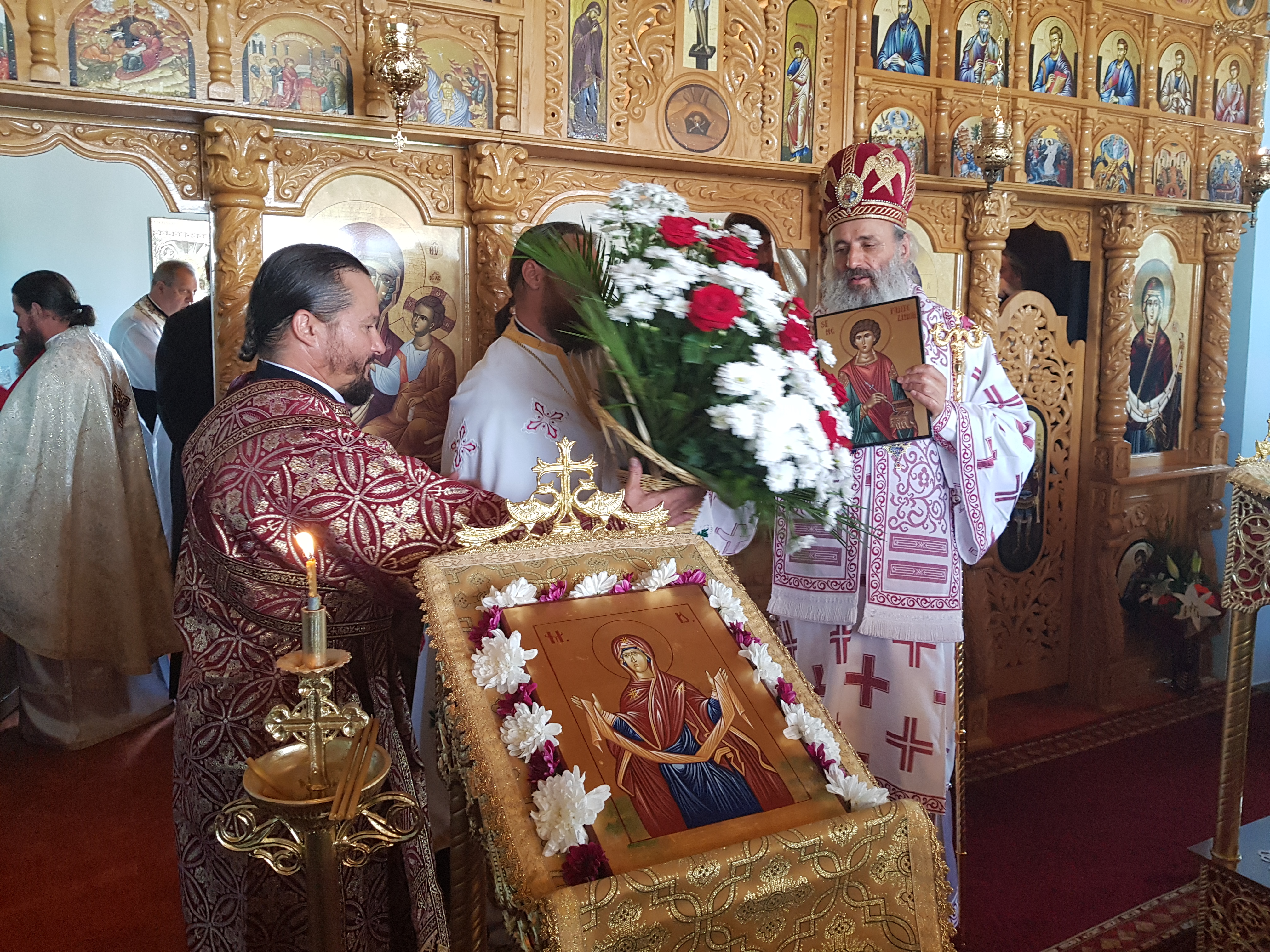 Sub ocrotirea Sfântului Pantelimon: Schitul Valea Seacă și-a sărbătorit hramul