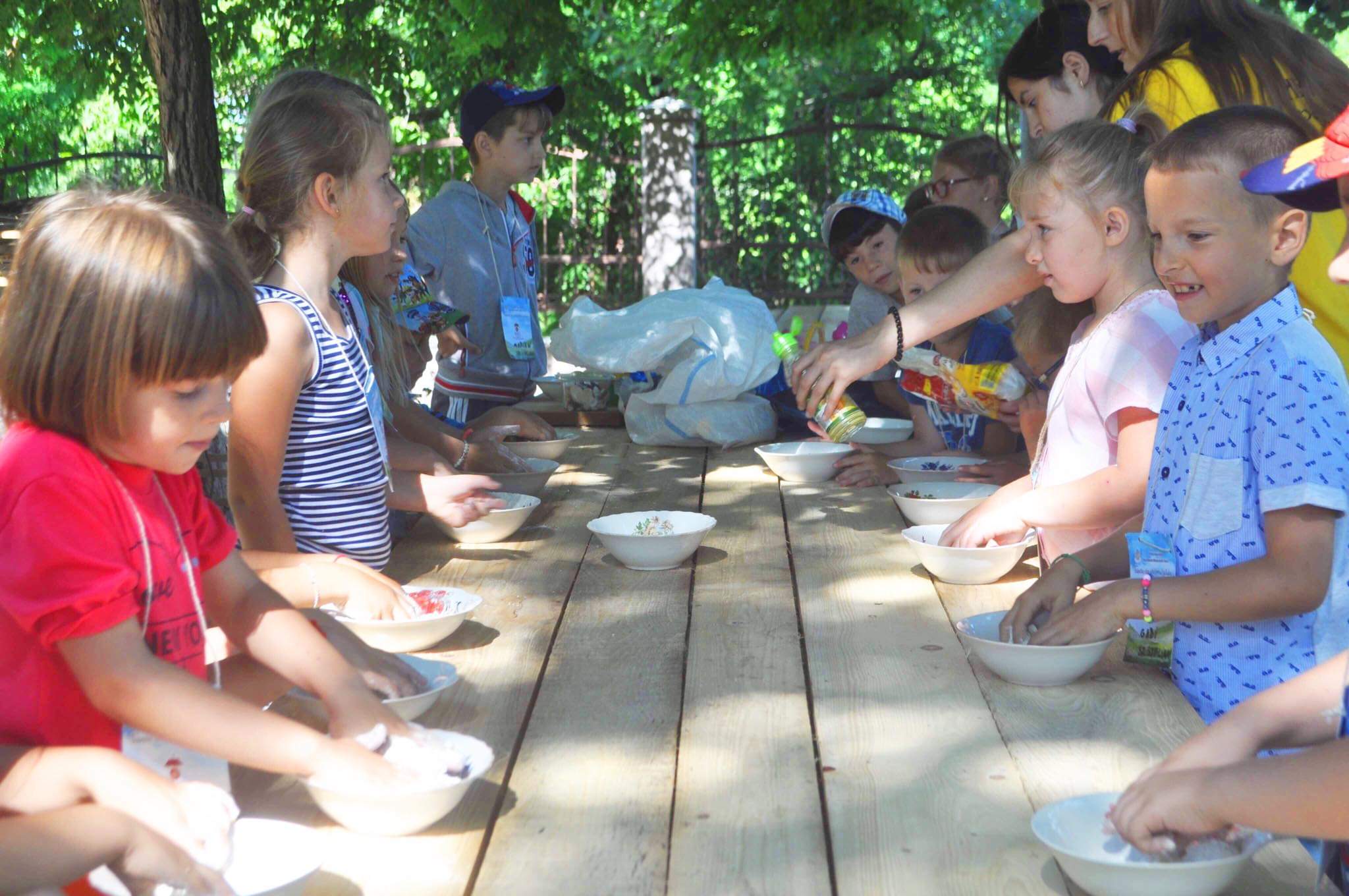 Rugăciune și bucurie pentru copiii din Hândrești