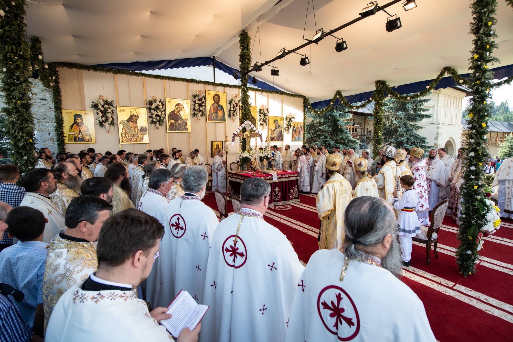 Hram la Mănăstirea Putna: „Sfântul Ștefan și-a iubit țara, și-a iubit neamul, ne-a iubit pe toți.”