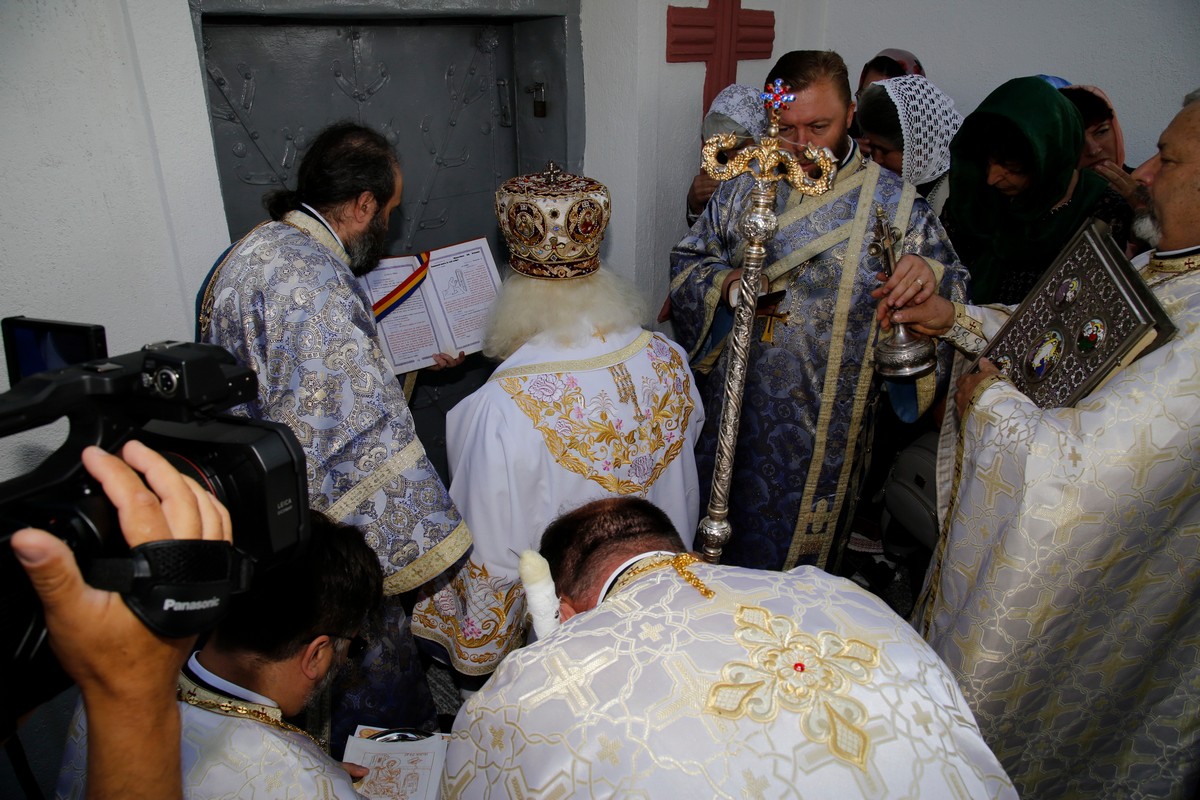 Biserica din Mateieni a primit veşmântul sfinţirii