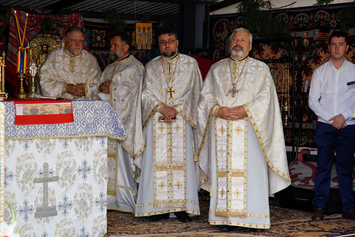 Biserica din Mateieni a primit veşmântul sfinţirii