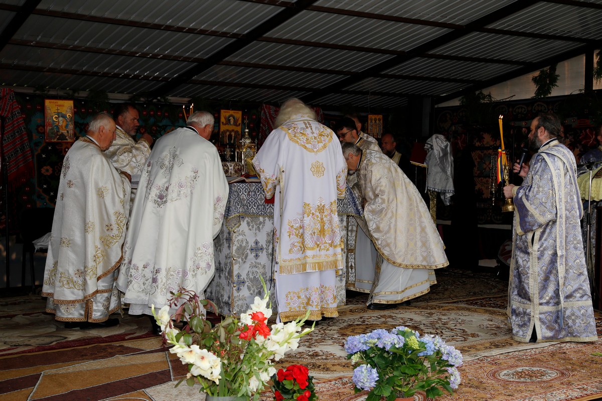 Biserica din Mateieni a primit veşmântul sfinţirii