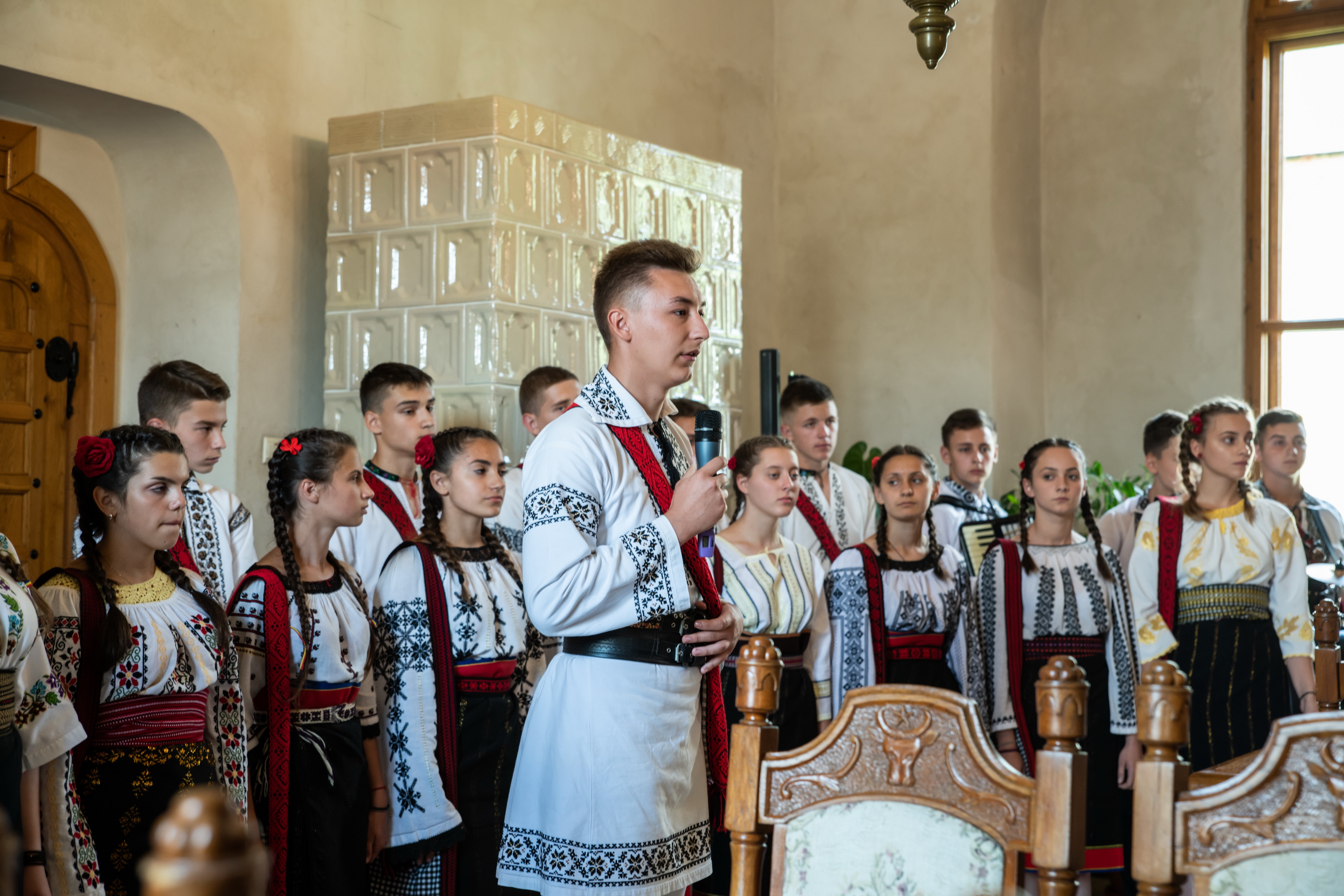 Conferința „Diaspora – Educație și formare. AmbasaDOR de Bucovina” a ajuns la Putna