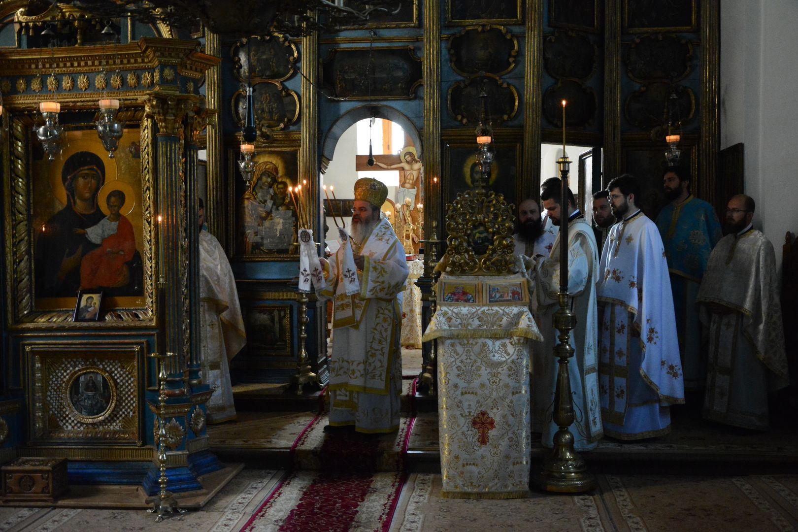 Episcopul Hușilor alături de tinerii preoți la Atelierul de formare de la Miclăușeni