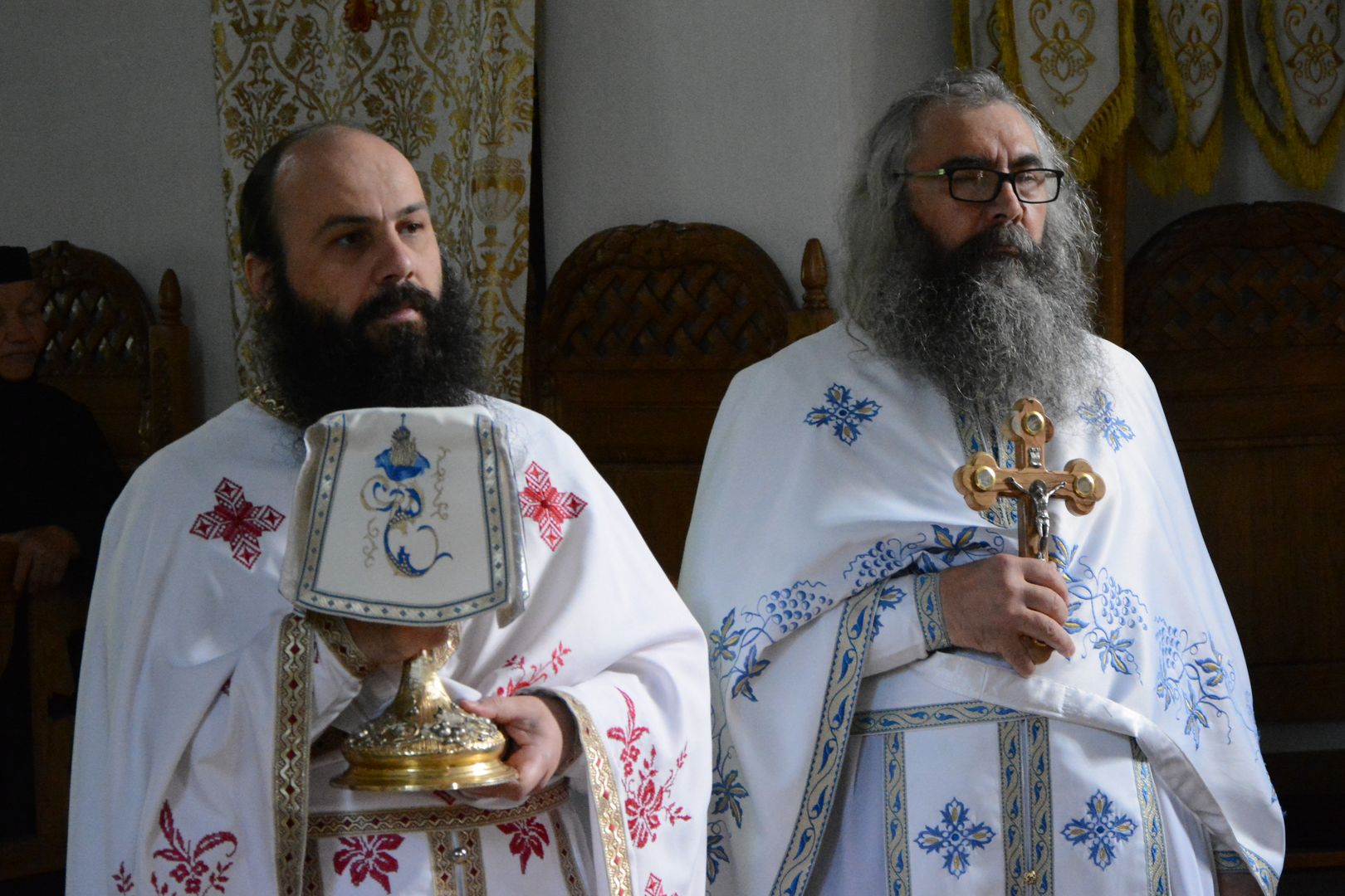 Episcopul Hușilor alături de tinerii preoți la Atelierul de formare de la Miclăușeni