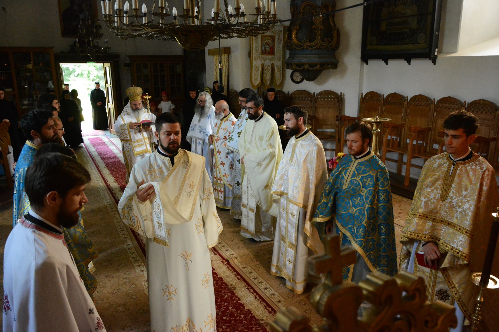 Episcopul Hușilor alături de tinerii preoți la Atelierul de formare de la Miclăușeni