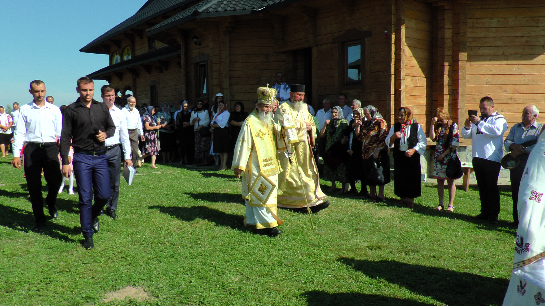 Sărbătoarea Sfântului Ilie în Parohia Suha: „Atunci când omul se îndepărtează de Dumnezeu, se îndepărtează şi de semeni”
