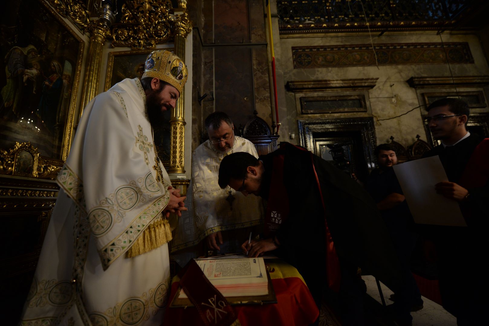 Absolvenții Facultății de Teologie din Iași au depus Jurământul de credință