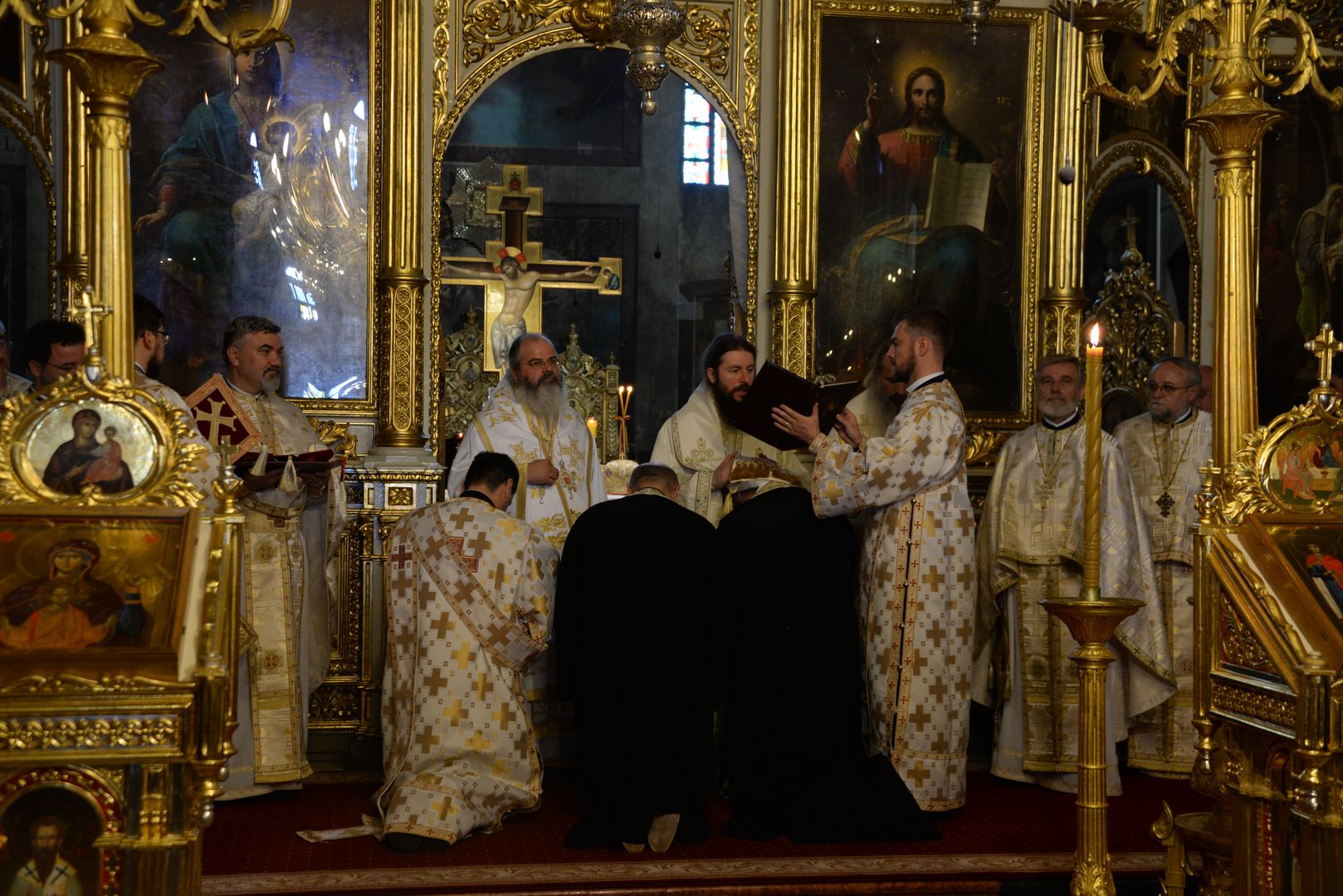 Absolvenții Facultății de Teologie din Iași au depus Jurământul de credință