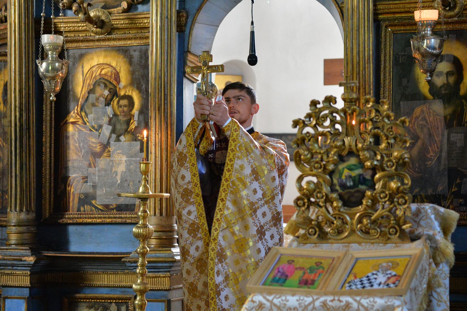 Atelierul de formare a tinerilor preoți a ajuns la final Atelierul de formare a tinerilor preoți a ajuns la final