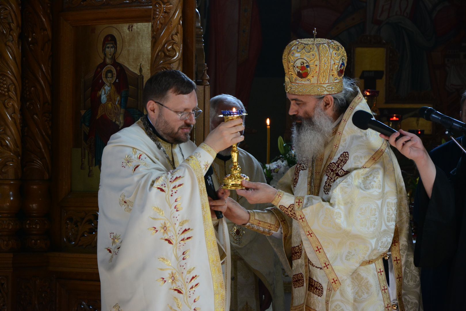 Biserica „Binecredinciosul Ștefan cel Mare și Sfânt” și-a serbat hramul – a început Festivalul „Gavriil Musicescu”