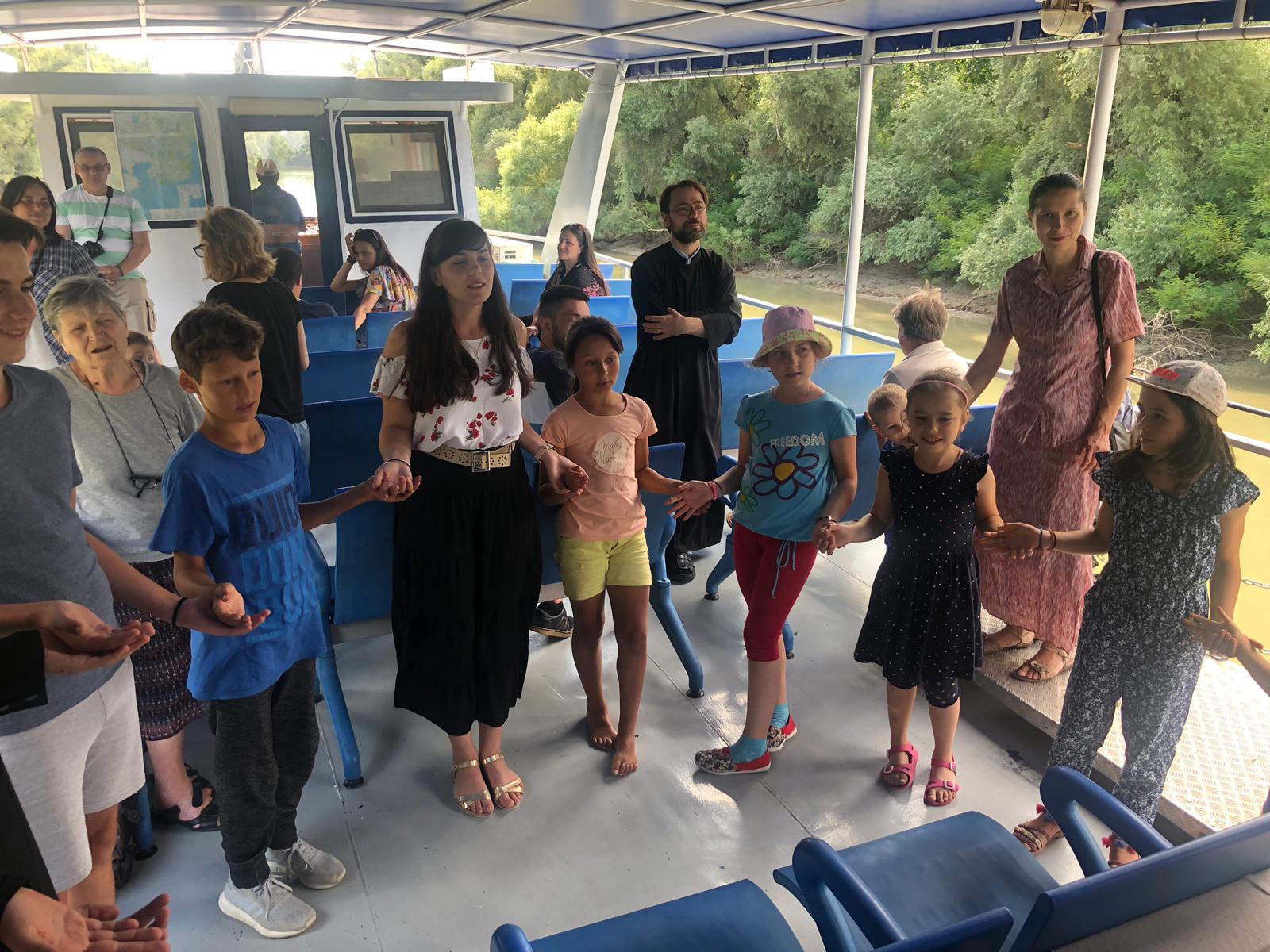 PS Macarie cu familiile din țările scandinave, în tabăra anuală organizată de Episcopia Ortodoxă Română a Europei de Nord în Delta Dunării