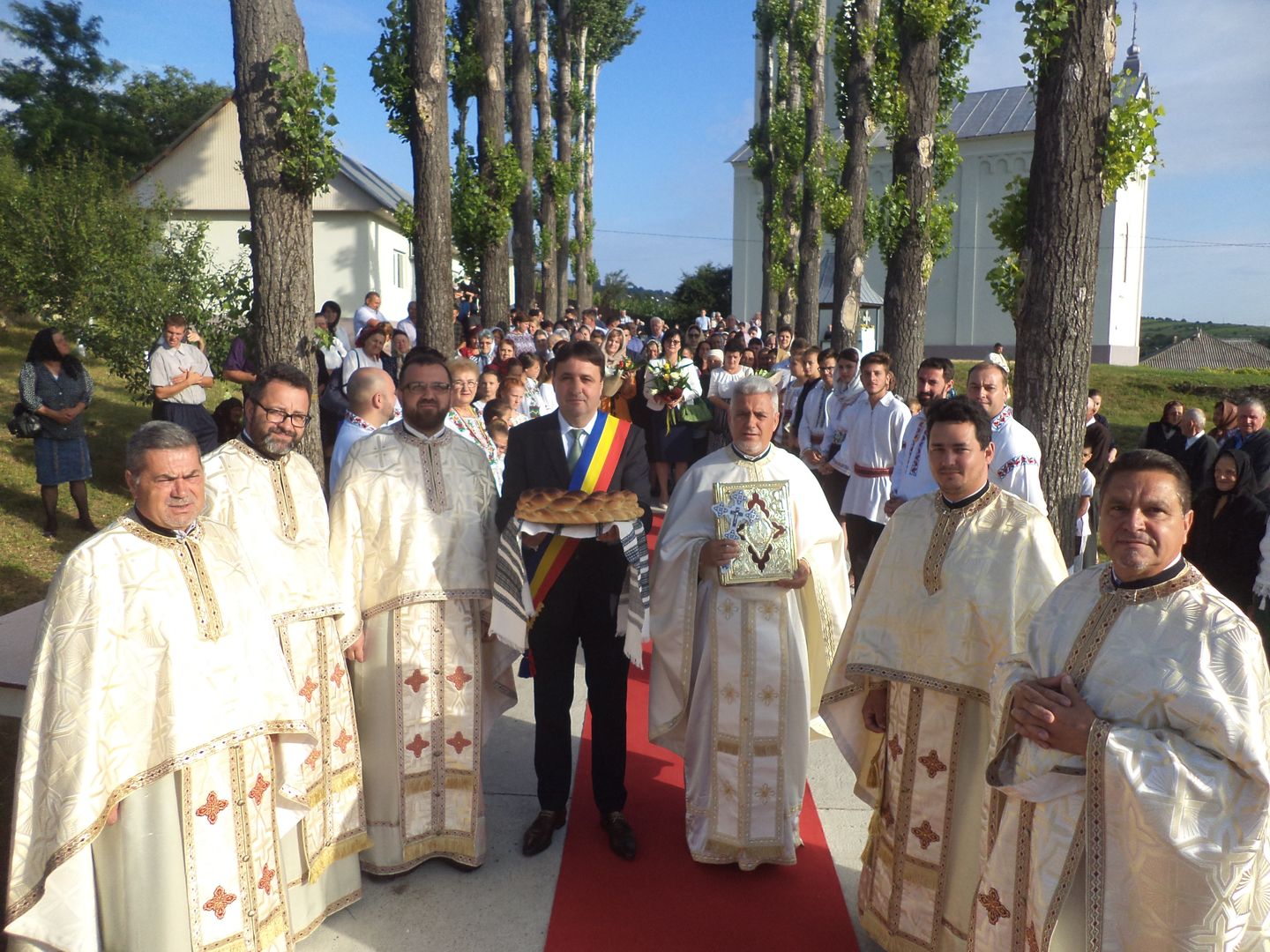 Biserica „Sfântul Gheorghe” din Slobozia Deleni a fost resfințită Biserica „Sfântul Gheorghe” din Slobozia Deleni a fost resfințită