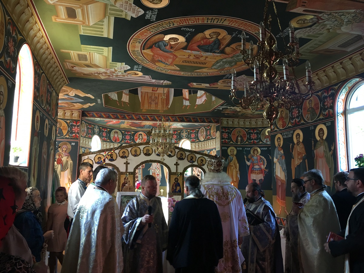 PS Părinte Calinic Botoşăneanul a sfinţit pictura cea nouă de la Parohia Sat Nou