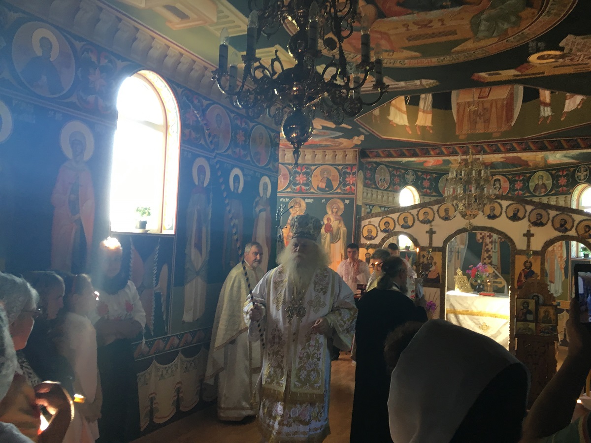 PS Părinte Calinic Botoşăneanul a sfinţit pictura cea nouă de la Parohia Sat Nou