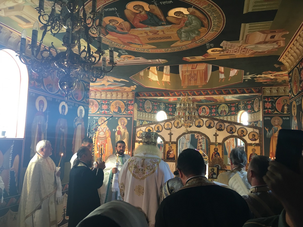 PS Părinte Calinic Botoşăneanul a sfinţit pictura cea nouă de la Parohia Sat Nou