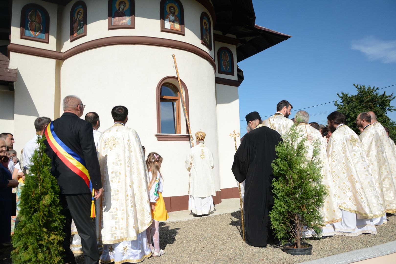 Biserica din Moimești, închinată Sfintei Parascheva, a fost sfințită de IPS Teofan