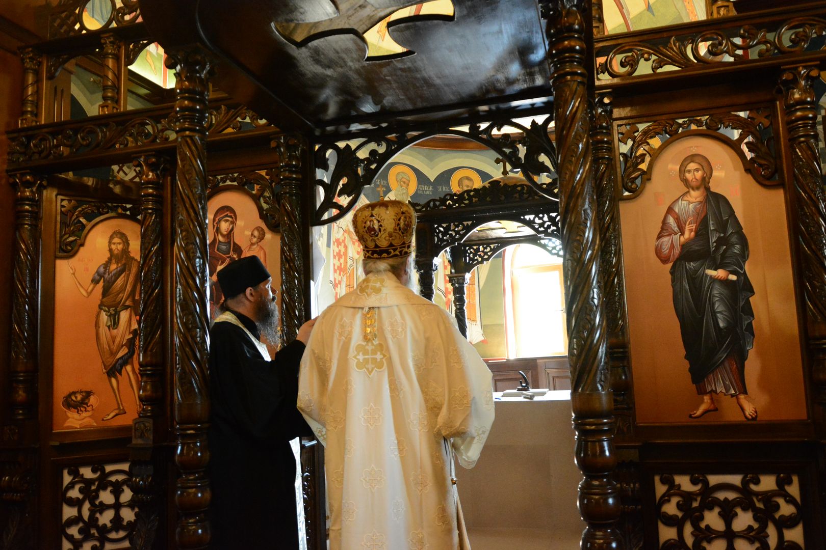 Biserica din Moimești, închinată Sfintei Parascheva, a fost sfințită de IPS Teofan